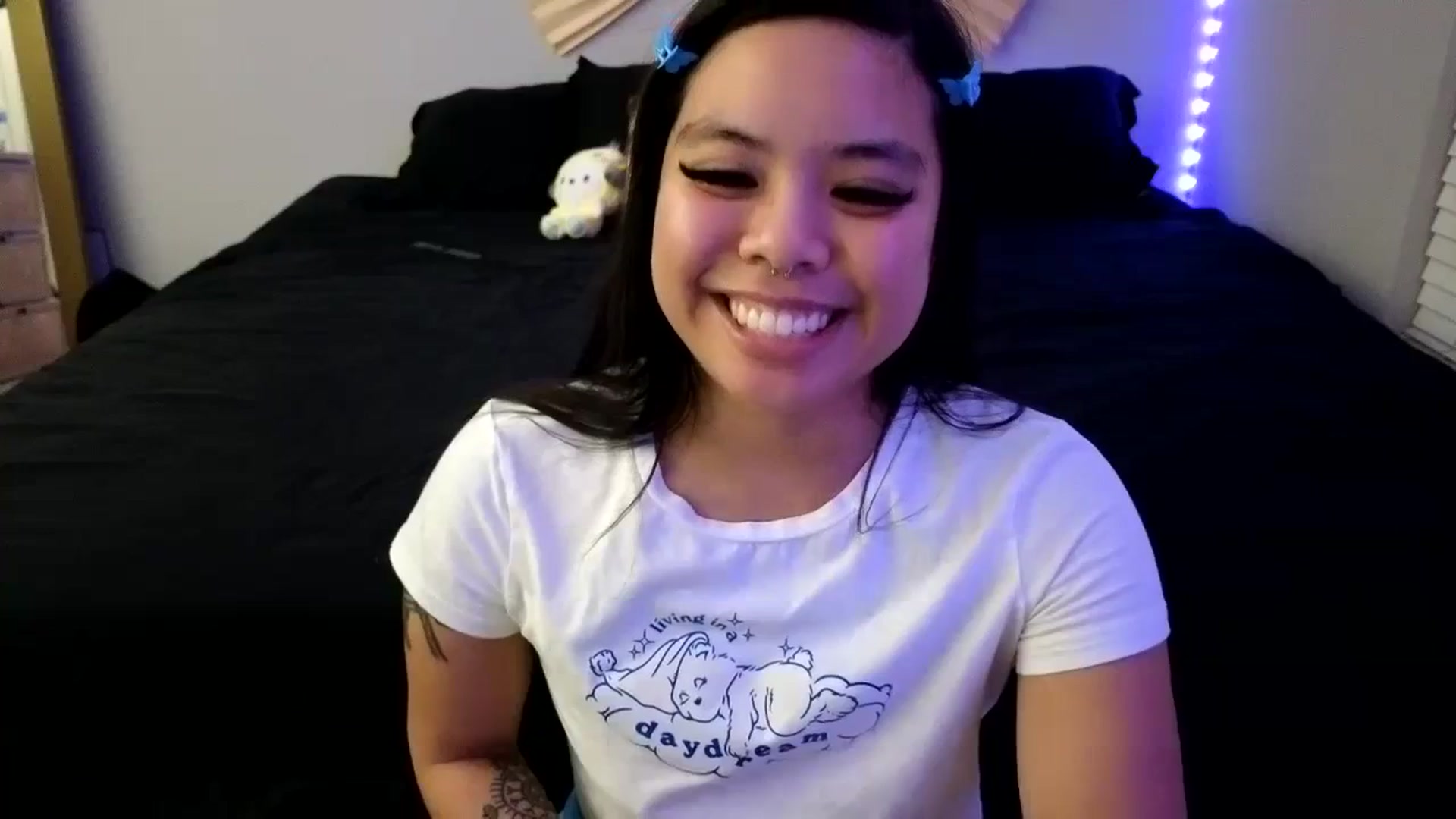 Gallery image thumbnail from dolllface's myfreecams stream on, 11/22/2023, 08:46 image 12 of 20