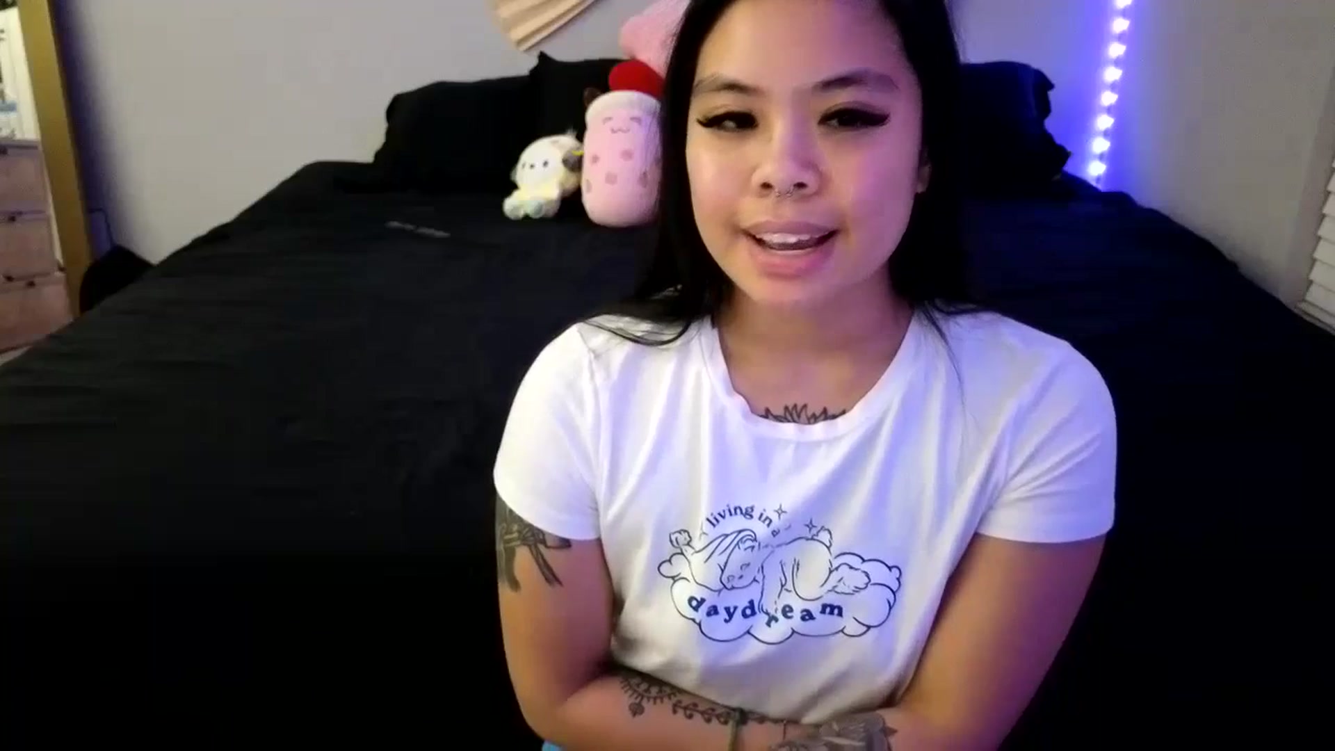 Gallery image thumbnail from dolllface's myfreecams stream on, 11/22/2023, 09:04 image 5 of 20