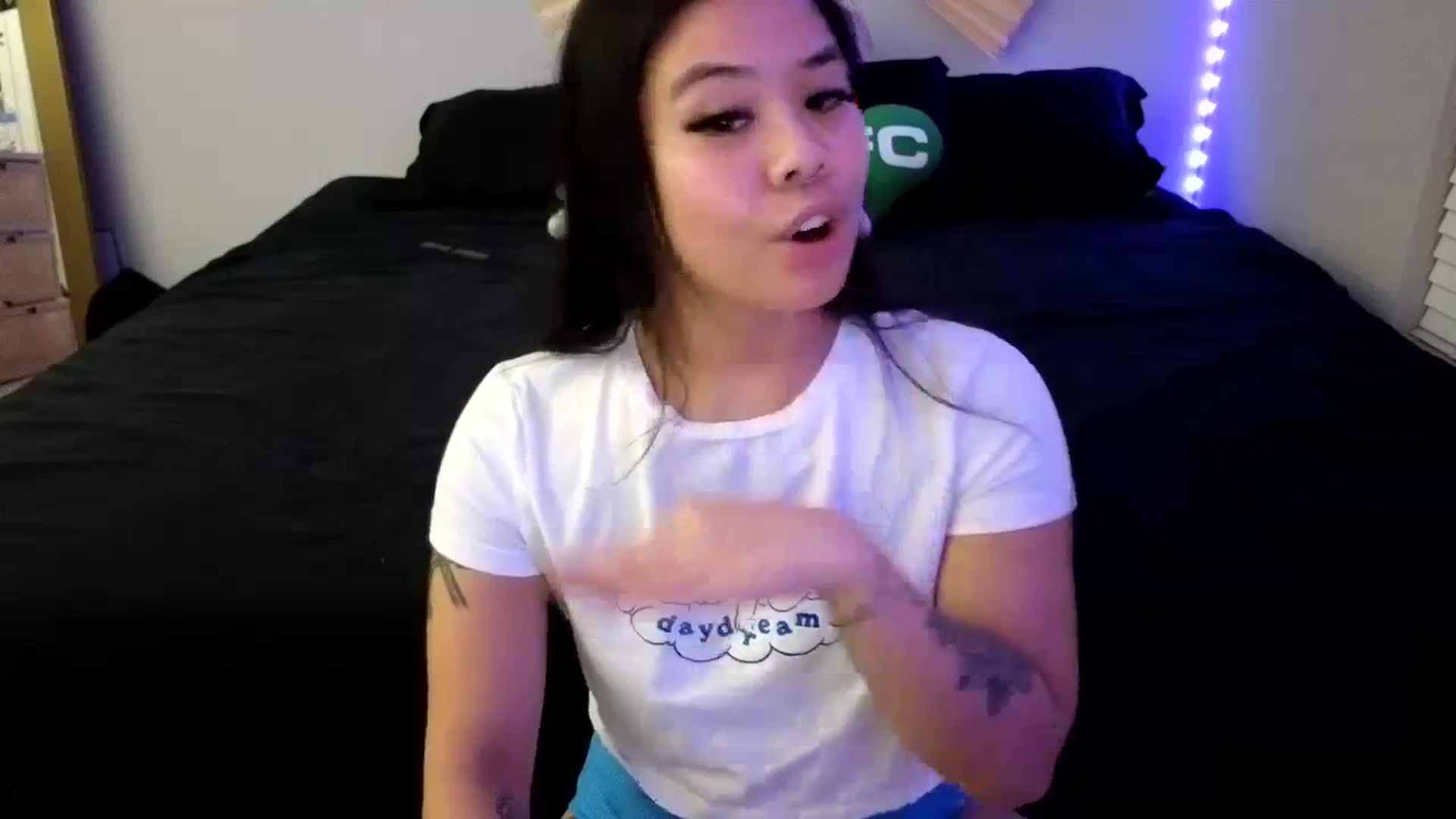 Gallery image thumbnail from dolllface's myfreecams stream on, 11/22/2023, 09:04 image 3 of 20