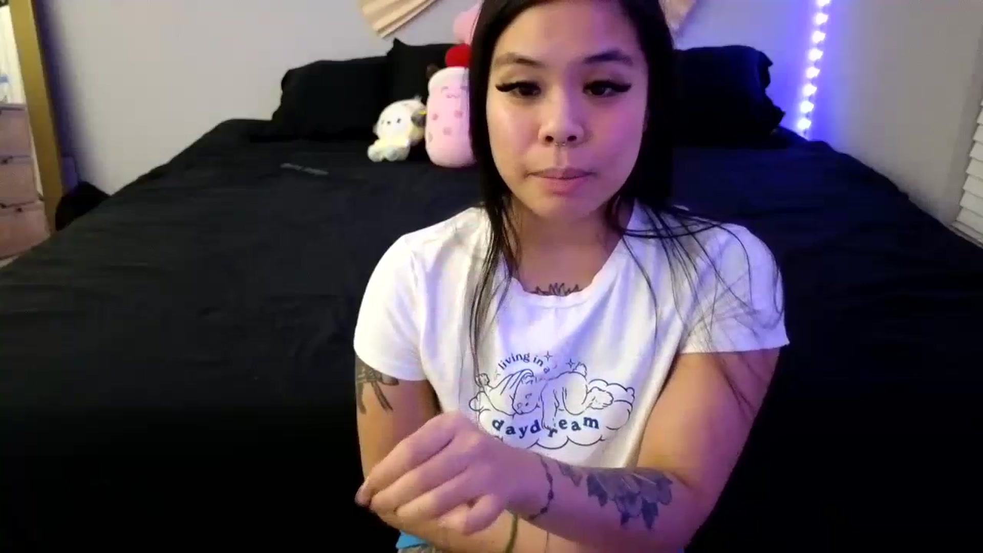 Gallery image thumbnail from dolllface's myfreecams stream on, 11/22/2023, 09:04 image 10 of 20