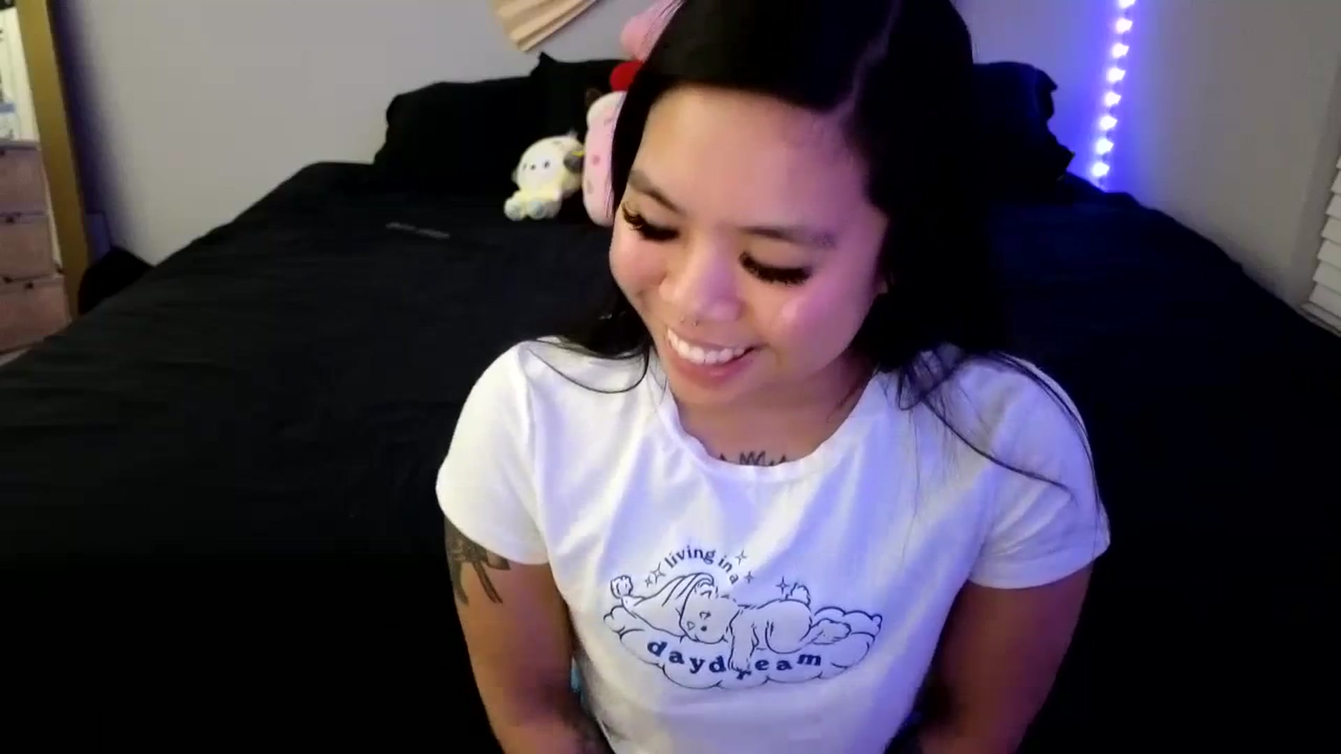Gallery image thumbnail from dolllface's myfreecams stream on, 11/22/2023, 09:04 image 2 of 20