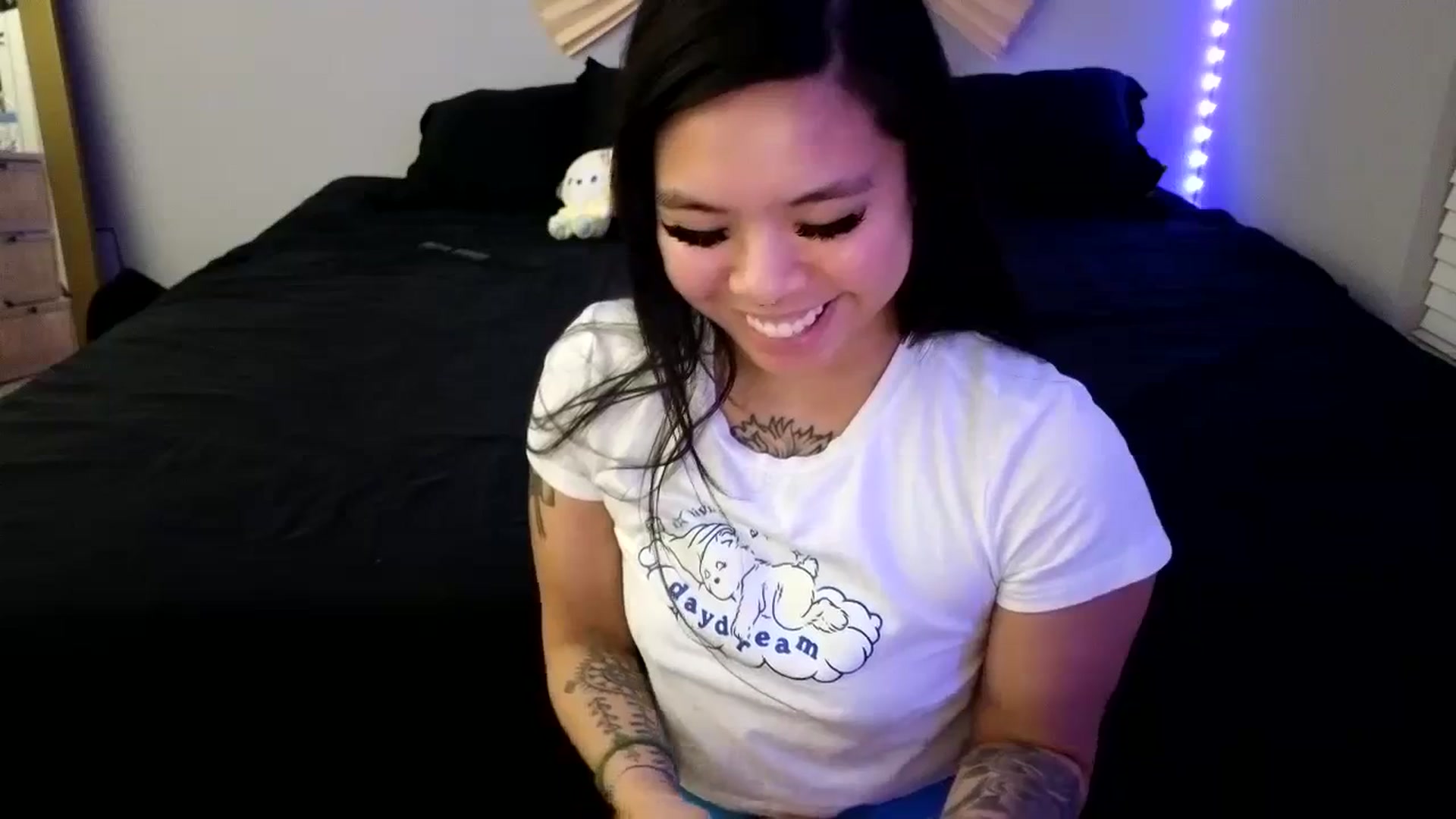 Gallery image thumbnail from dolllface's myfreecams stream on, 11/22/2023, 09:04 image 20 of 20