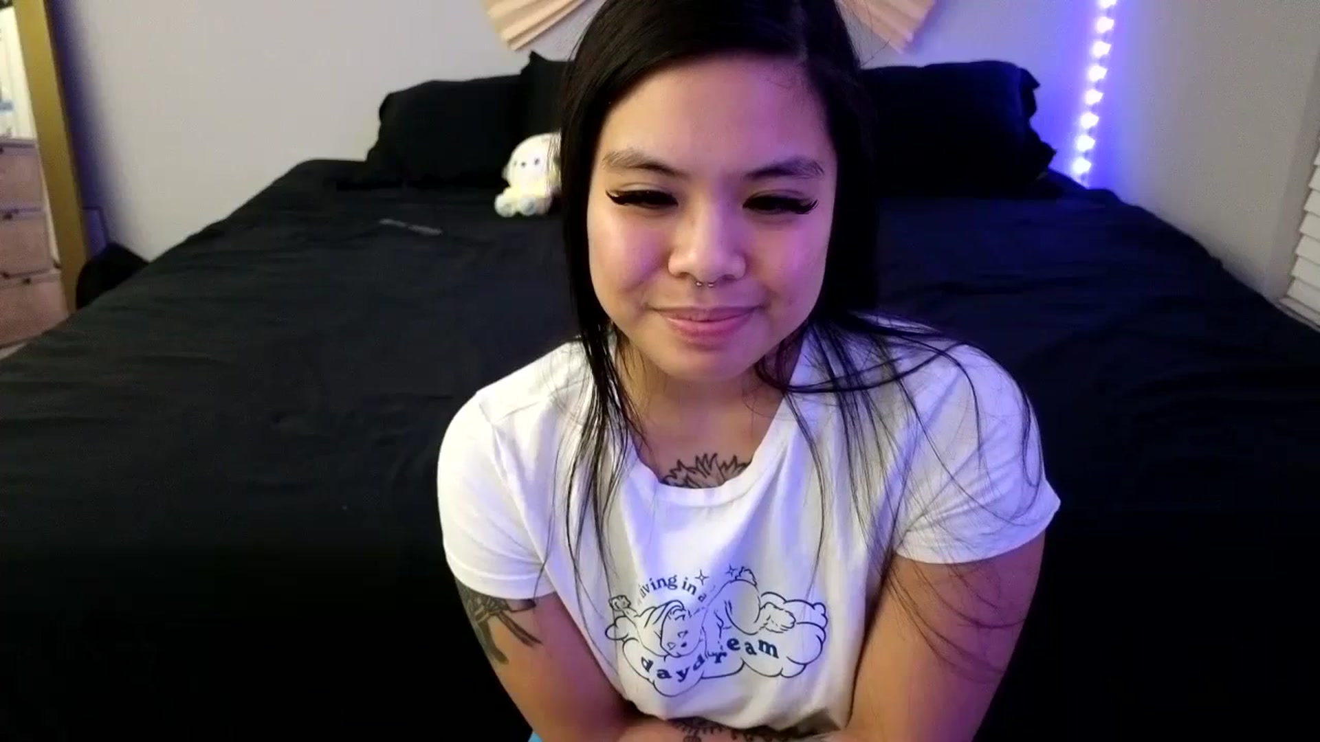 Gallery image thumbnail from dolllface's myfreecams stream on, 11/22/2023, 09:04 image 11 of 20