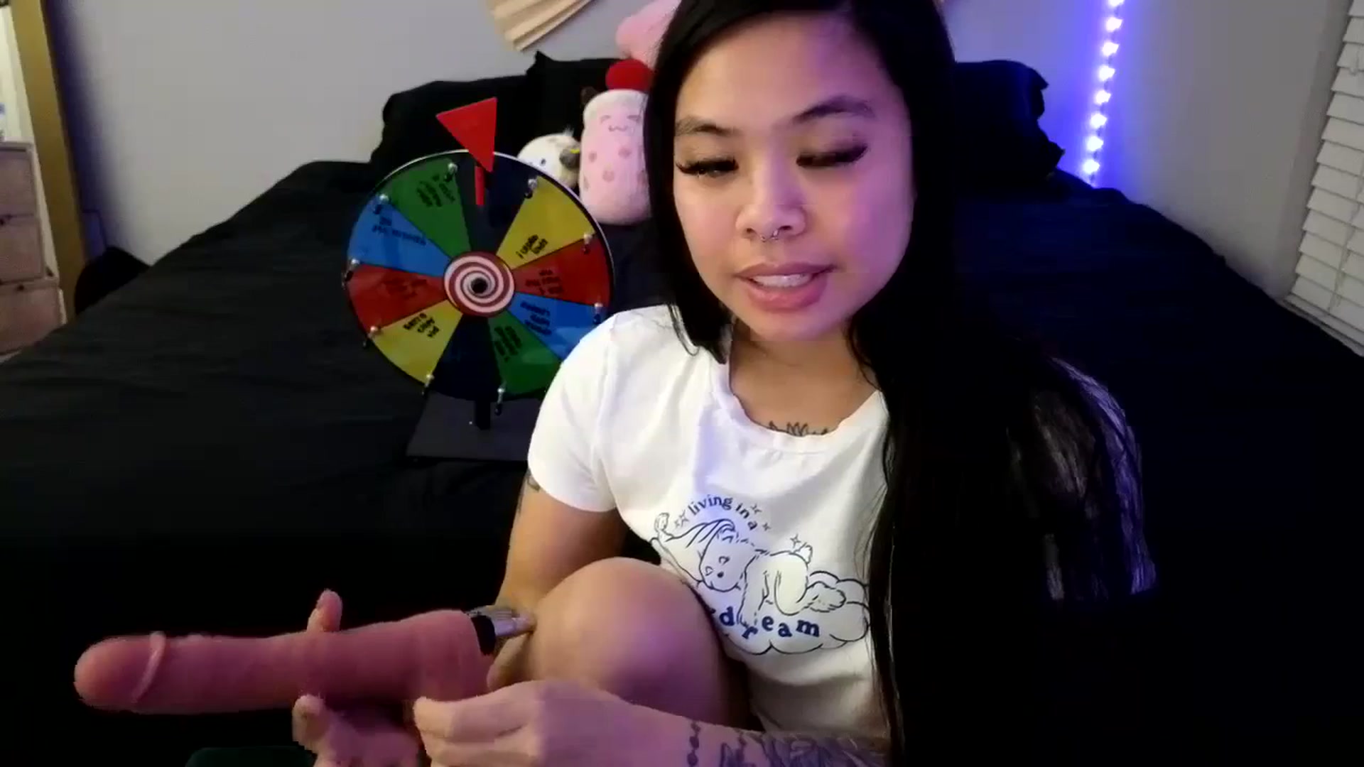 Gallery image thumbnail from dolllface's myfreecams stream on, 11/22/2023, 09:54 image 14 of 20