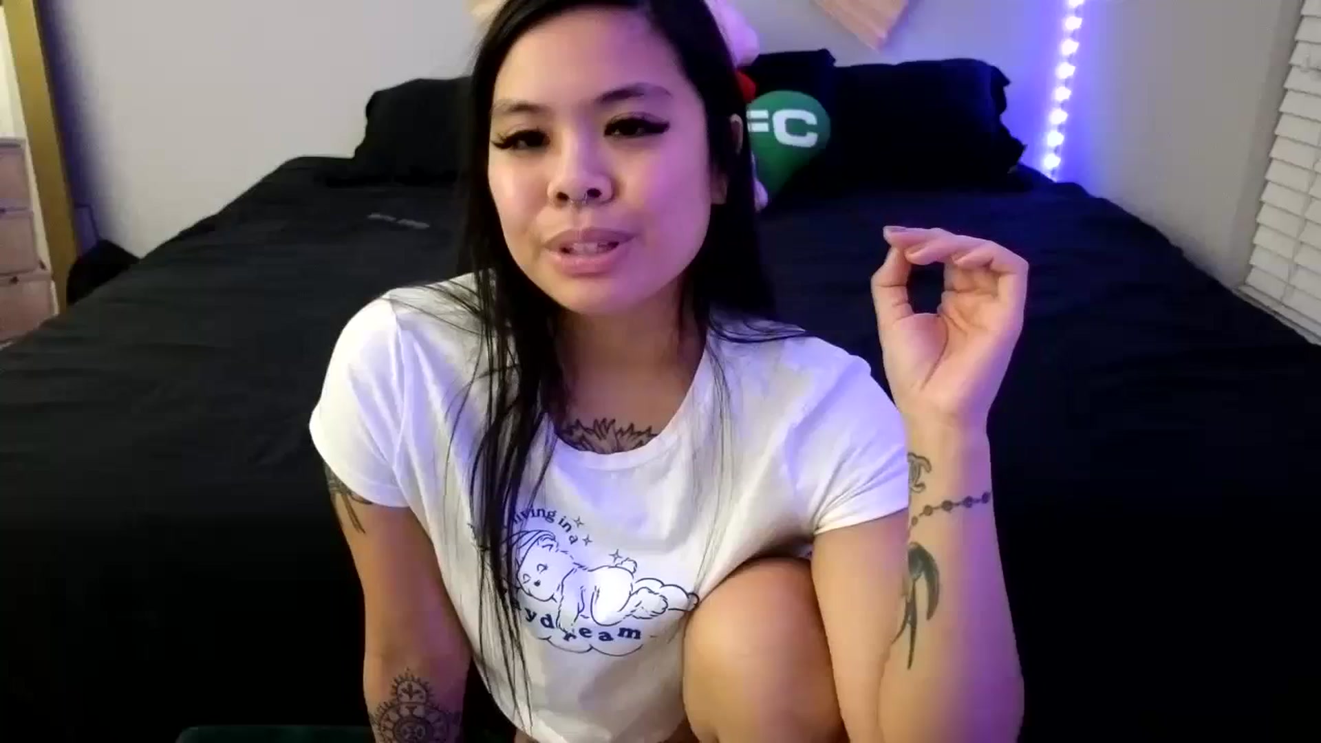 Gallery image thumbnail from dolllface's myfreecams stream on, 11/22/2023, 09:54 image 1 of 20