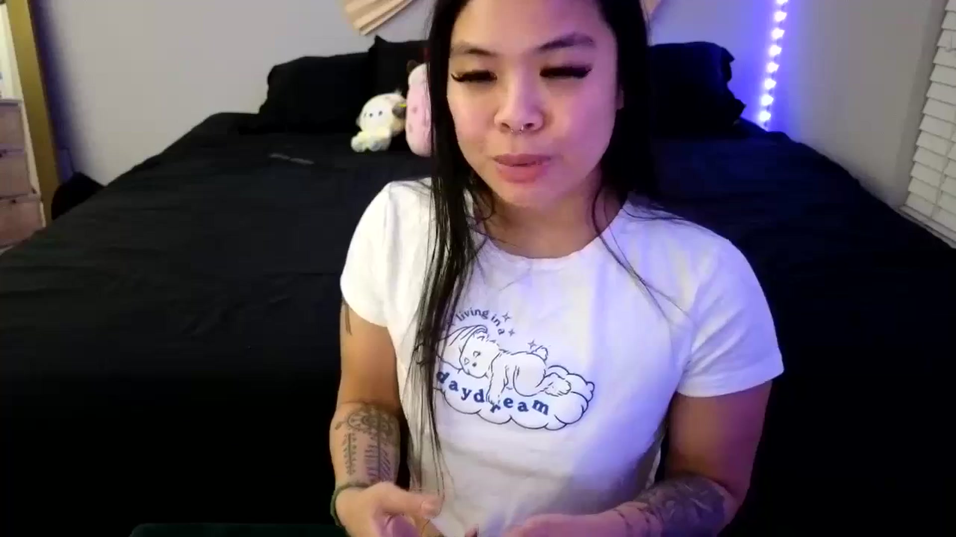Gallery image thumbnail from dolllface's myfreecams stream on, 11/22/2023, 09:54 image 6 of 20