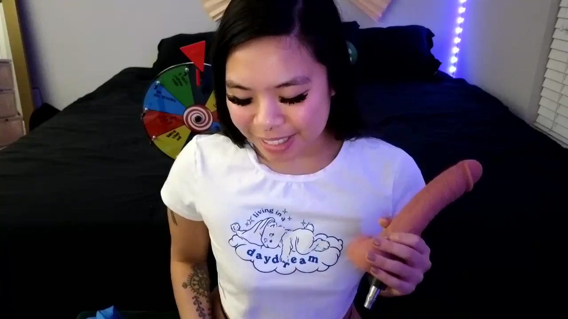 Gallery image thumbnail from dolllface's myfreecams stream on, 11/22/2023, 09:54 image 16 of 20