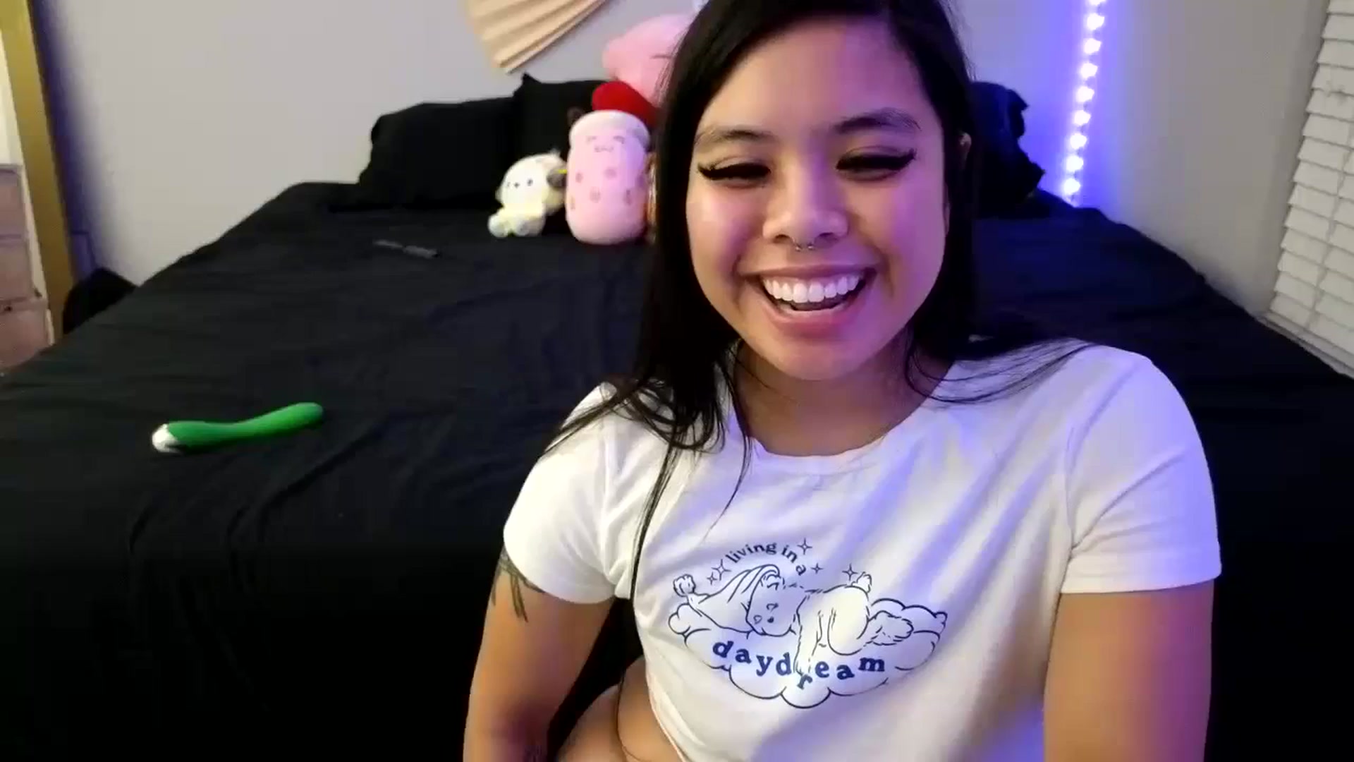 Gallery image thumbnail from dolllface's myfreecams stream on, 11/22/2023, 10:38 image 15 of 20