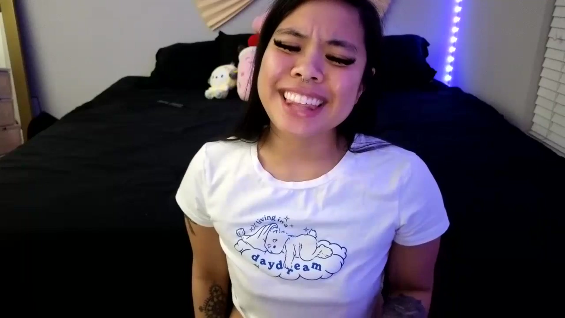 Gallery image thumbnail from dolllface's myfreecams stream on, 11/22/2023, 10:38 image 12 of 20