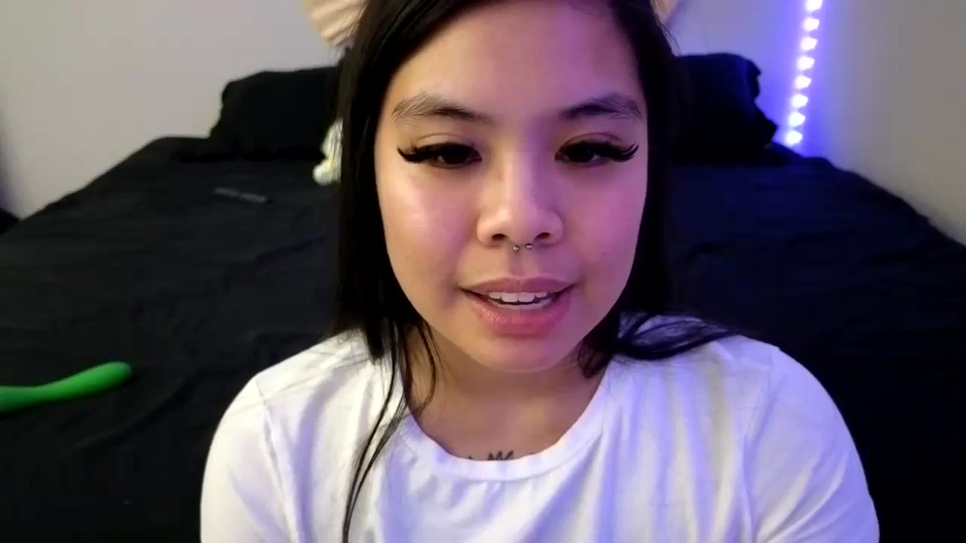 Gallery image thumbnail from dolllface's myfreecams stream on, 11/22/2023, 10:38 image 18 of 20