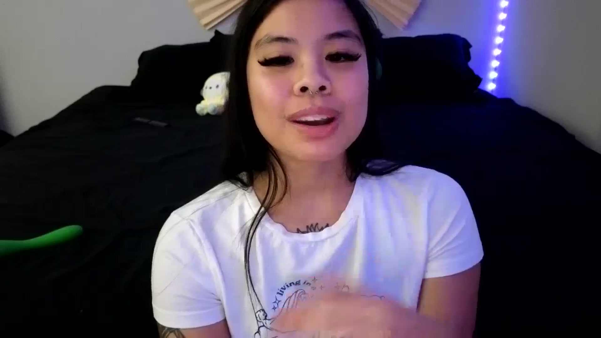 Gallery image thumbnail from dolllface's myfreecams stream on, 11/22/2023, 10:38 image 19 of 20
