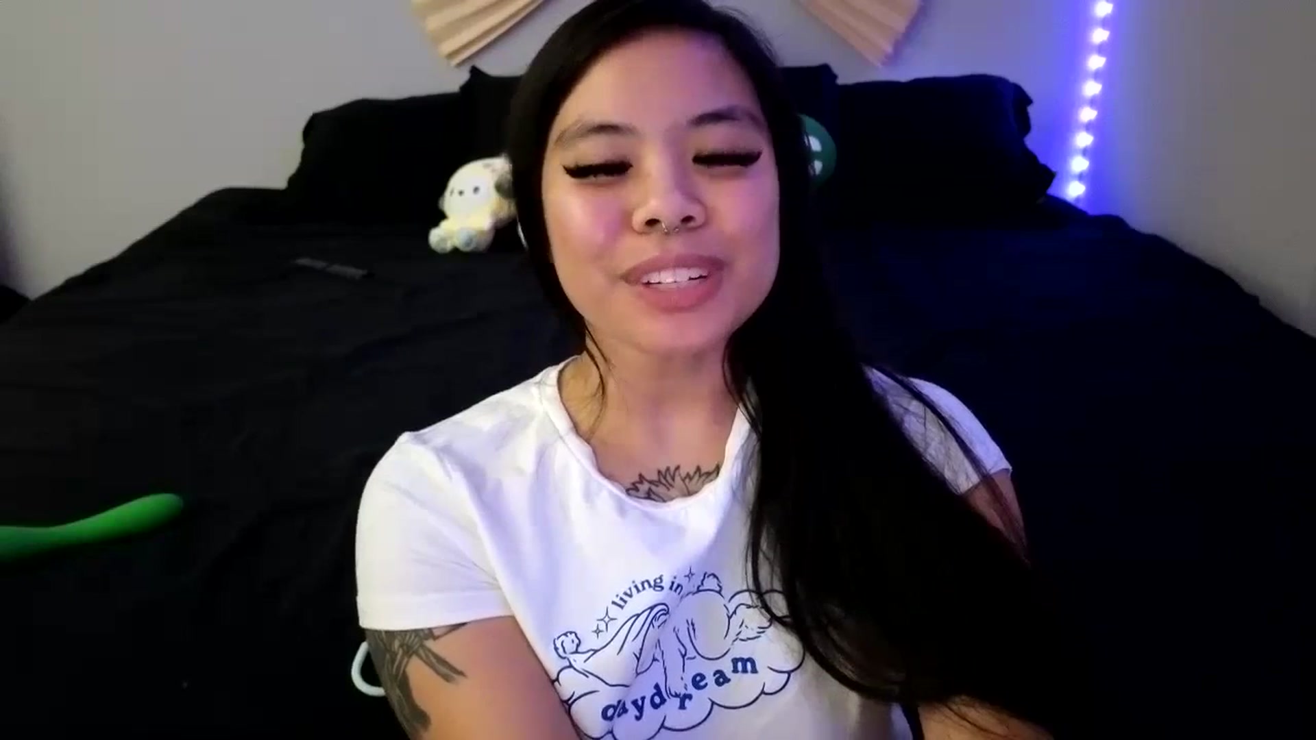 Gallery image thumbnail from dolllface's myfreecams stream on, 11/22/2023, 10:38 image 20 of 20