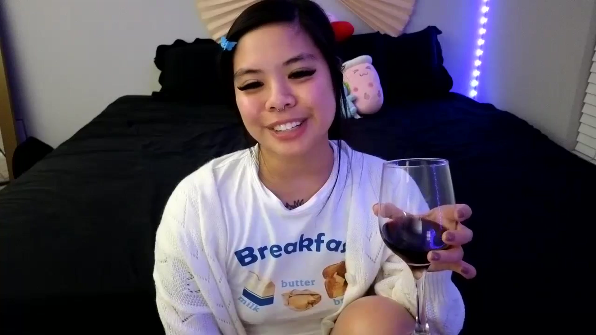 Gallery image thumbnail from dolllface's myfreecams stream on, 11/23/2023, 08:14 image 6 of 20