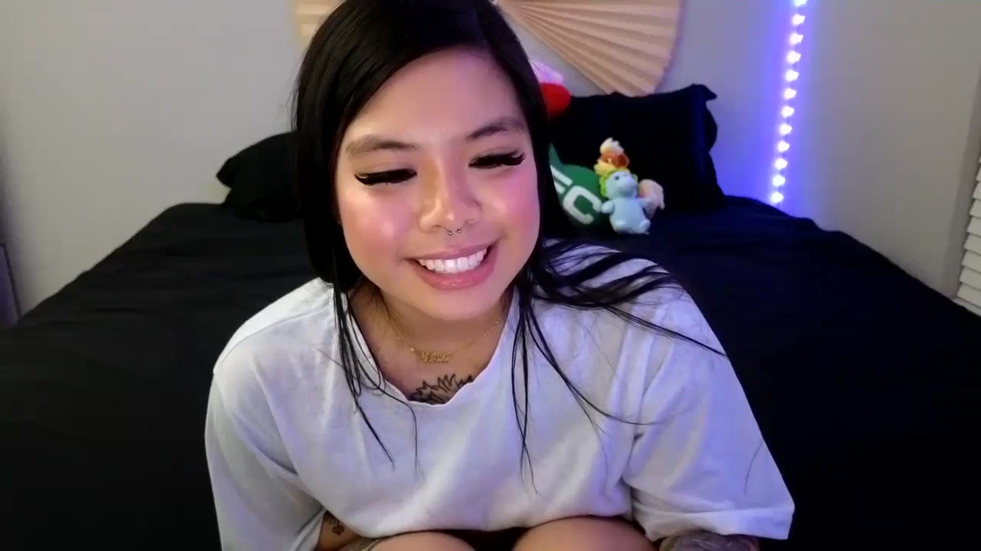 Gallery image thumbnail from dolllface's myfreecams stream on, 11/24/2023, 09:31 image 18 of 20