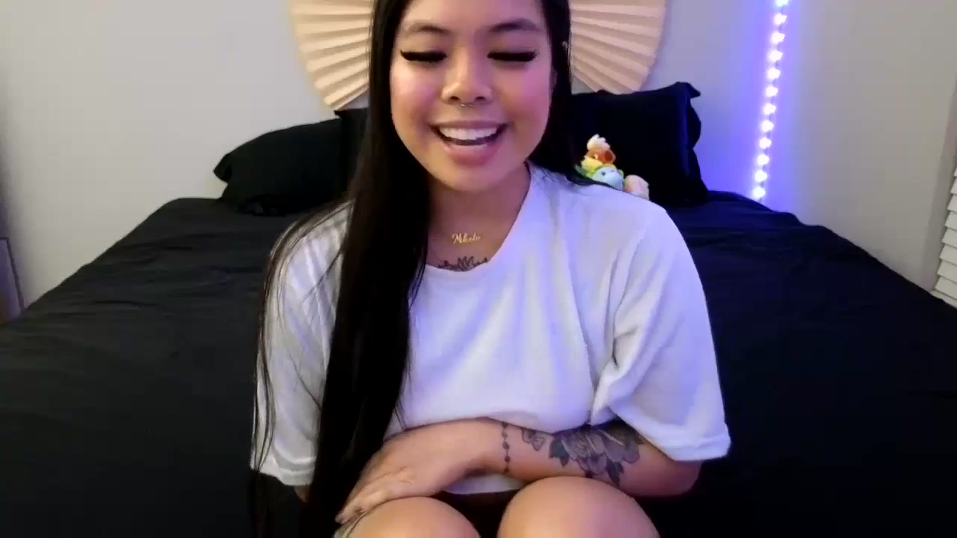 Gallery image thumbnail from dolllface's myfreecams stream on, 11/24/2023, 09:31 image 6 of 20