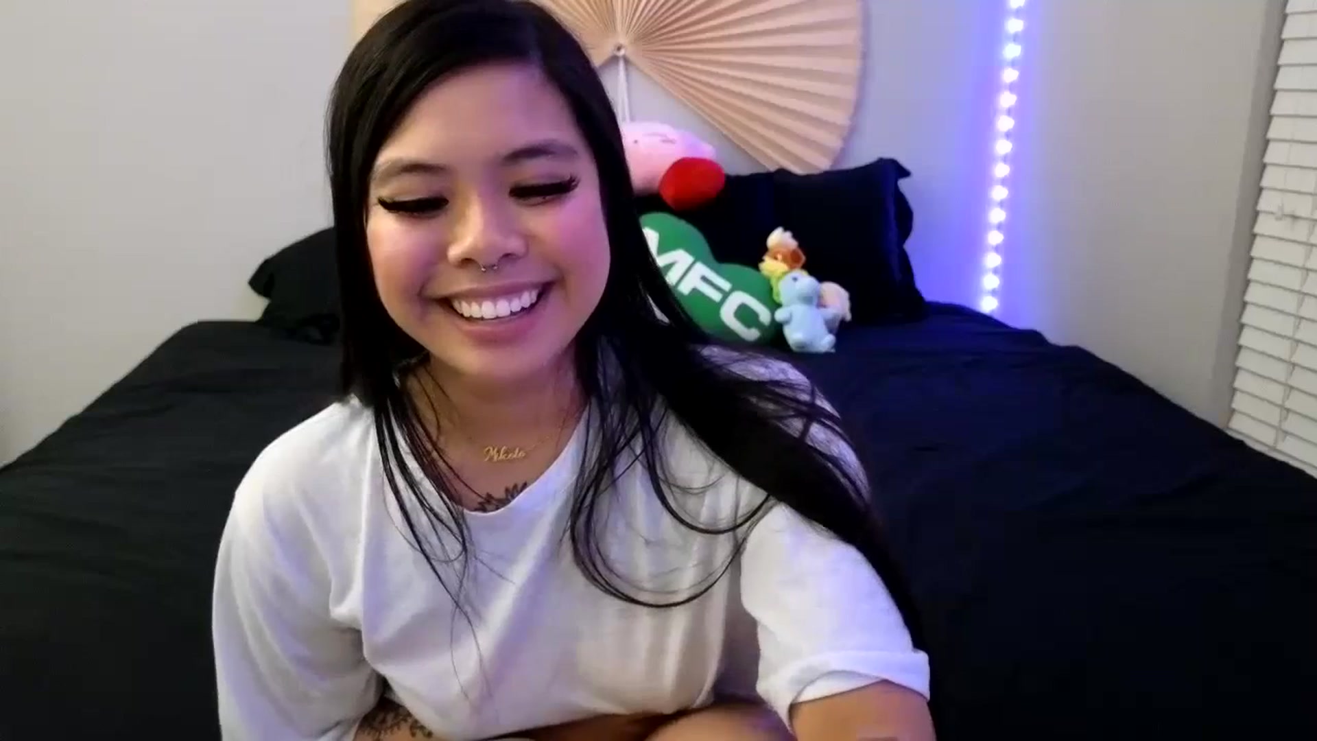 Gallery image thumbnail from dolllface's myfreecams stream on, 11/24/2023, 12:00 image 18 of 20