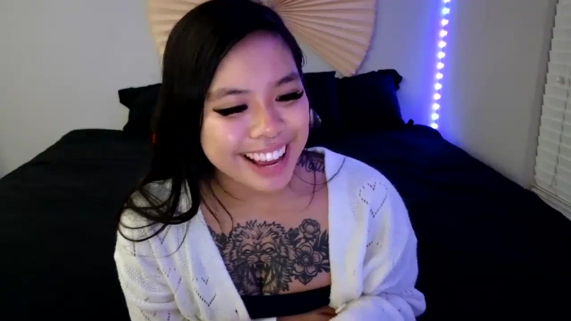 Gallery image thumbnail from dolllface's myfreecams stream on, 12/01/2023, 09:13 image 18 of 20