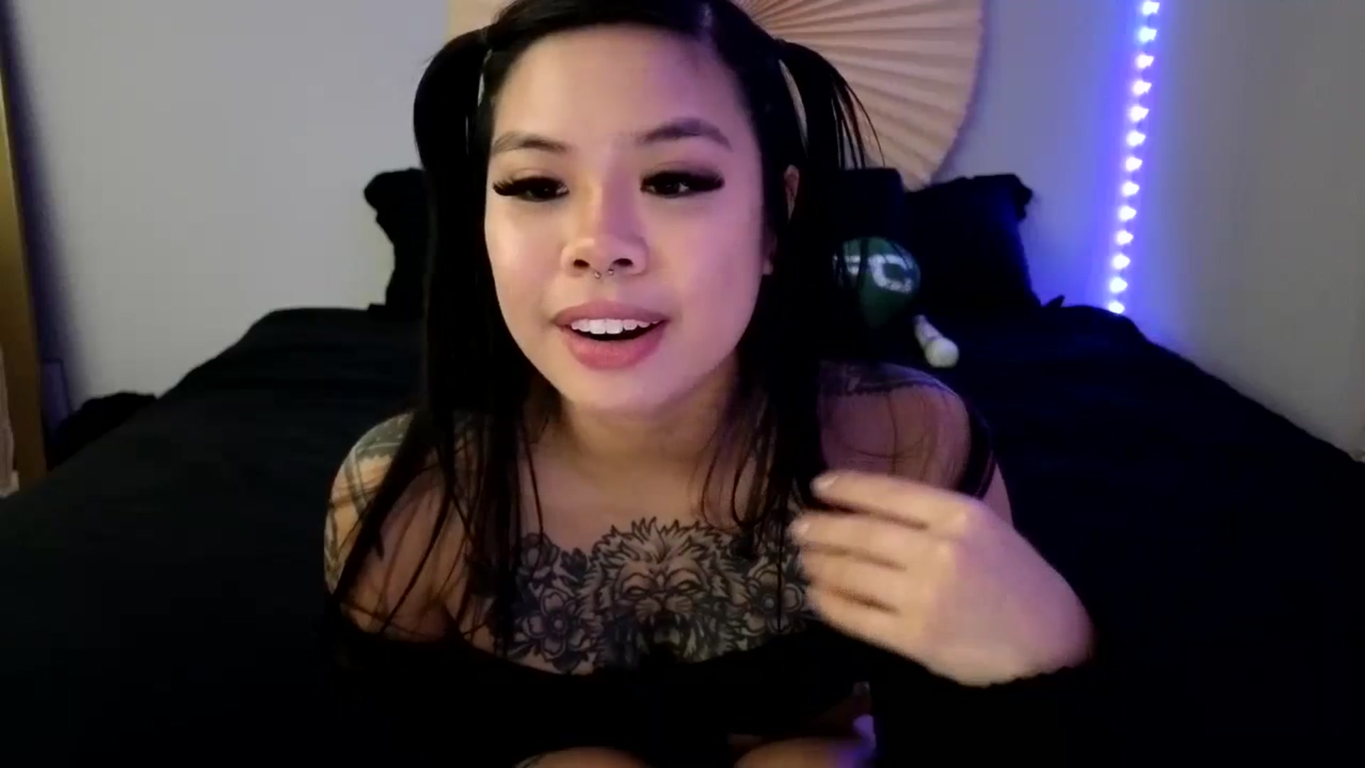 Gallery image thumbnail from dolllface's myfreecams stream on, 12/03/2023, 10:49 image 2 of 20