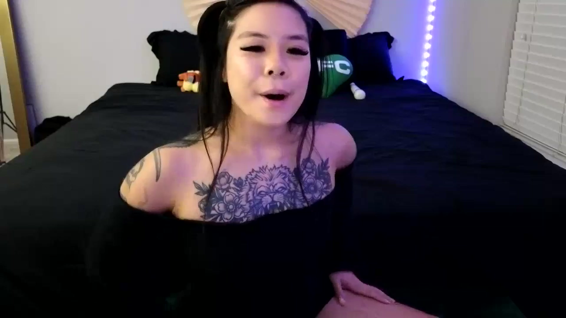 Gallery image thumbnail from dolllface's myfreecams stream on, 12/03/2023, 10:49 image 10 of 20