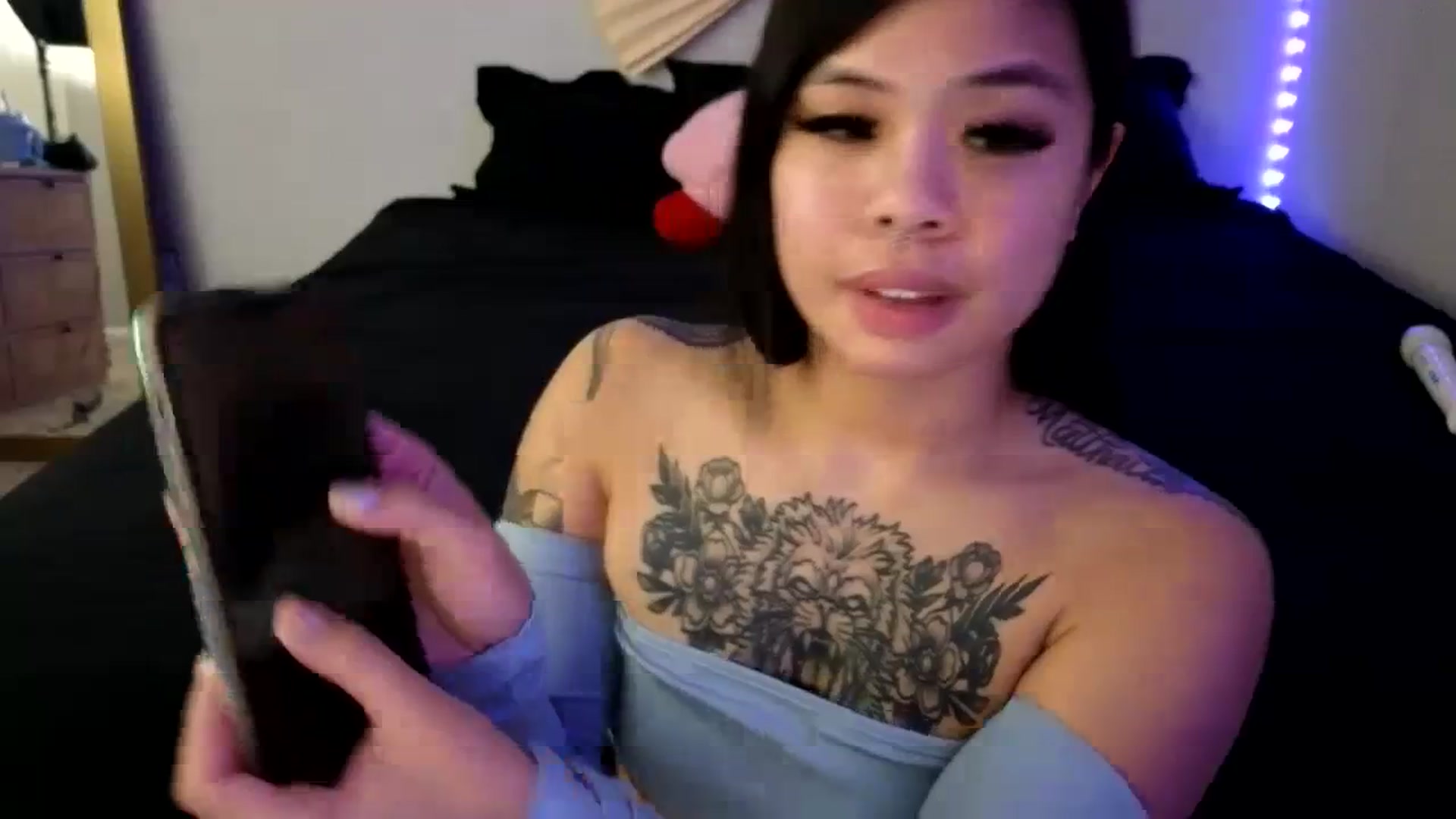 Gallery image thumbnail from dolllface's myfreecams stream on, 12/04/2023, 11:37 image 2 of 20