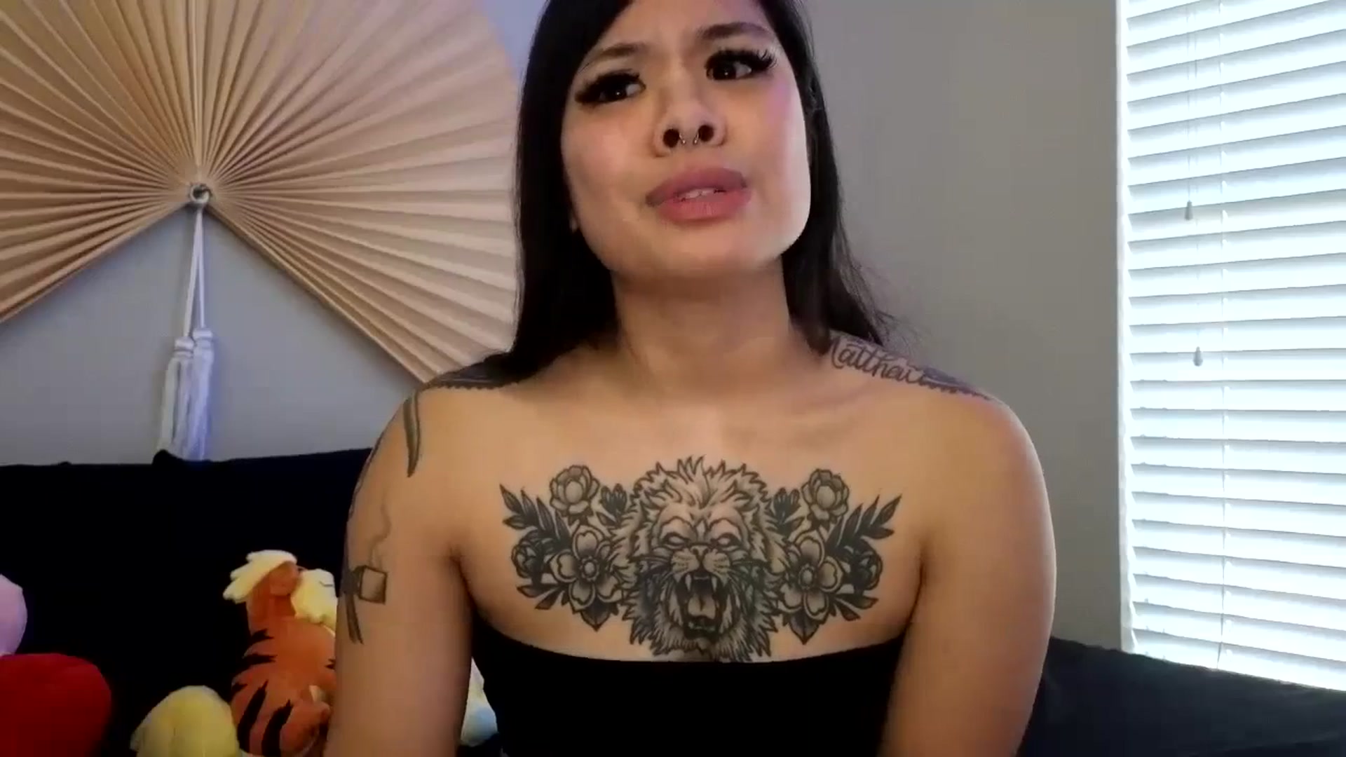 Gallery image thumbnail from dolllface's myfreecams stream on, 12/08/2023, 21:40 image 18 of 20