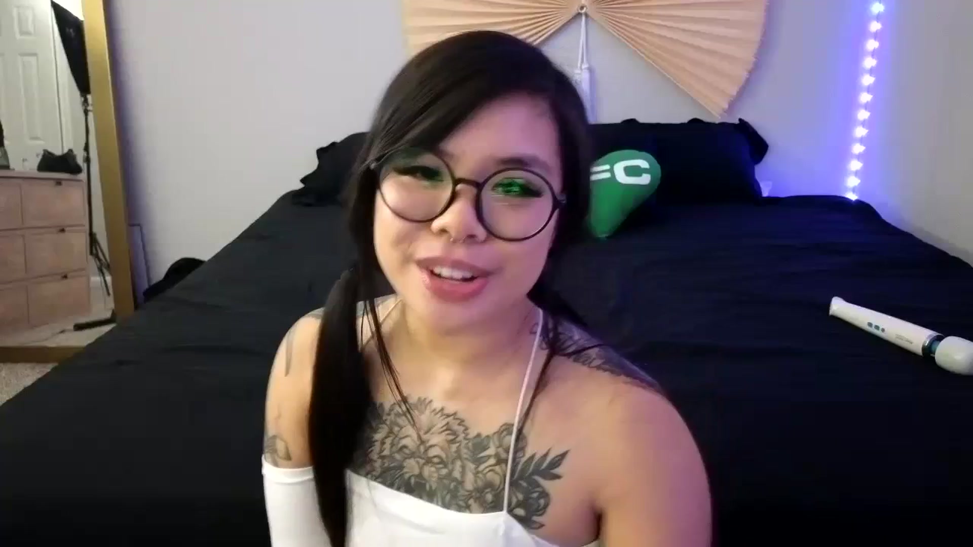 Gallery image thumbnail from dolllface's myfreecams stream on, 12/12/2023, 08:02 image 15 of 20