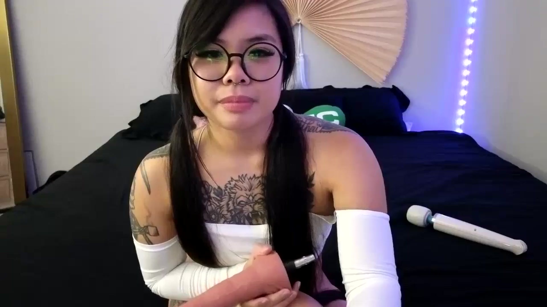 Gallery image thumbnail from dolllface's myfreecams stream on, 12/12/2023, 09:34 image 8 of 20