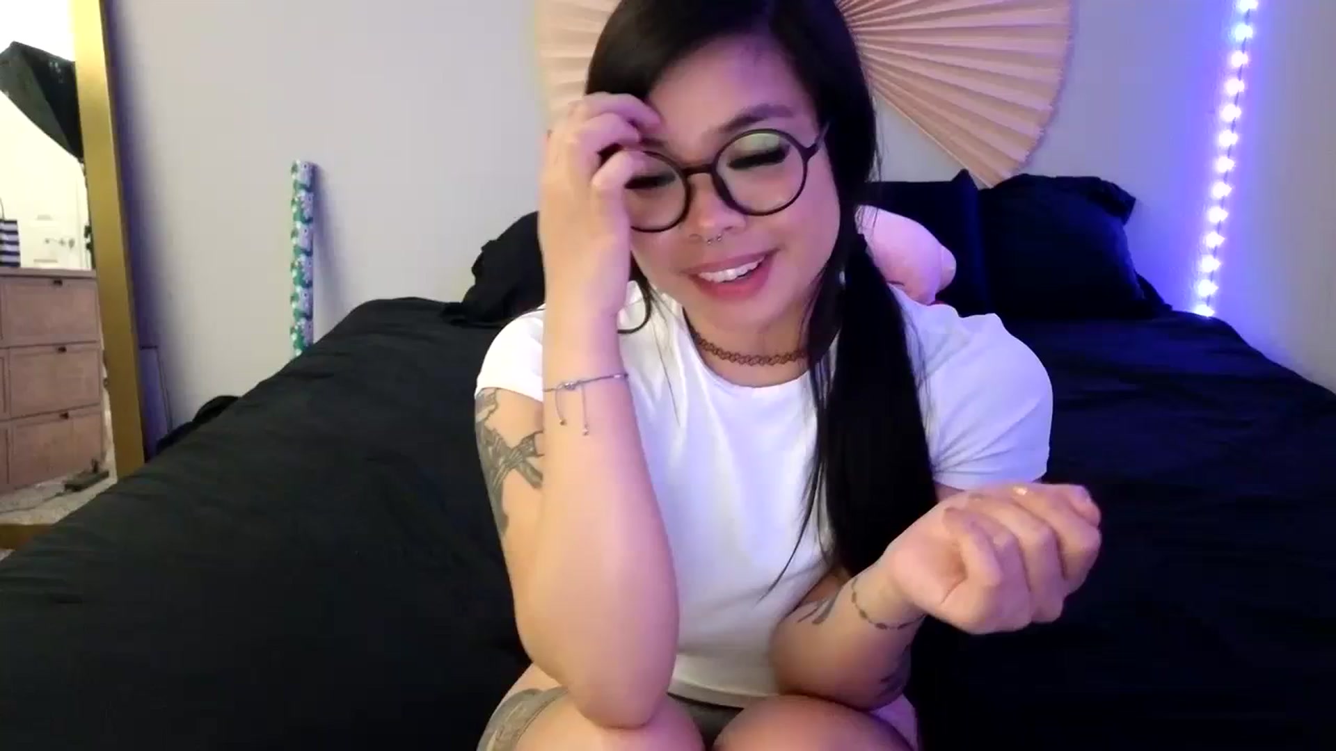 Gallery image thumbnail from dolllface's myfreecams stream on, 12/13/2023, 10:38 image 17 of 20