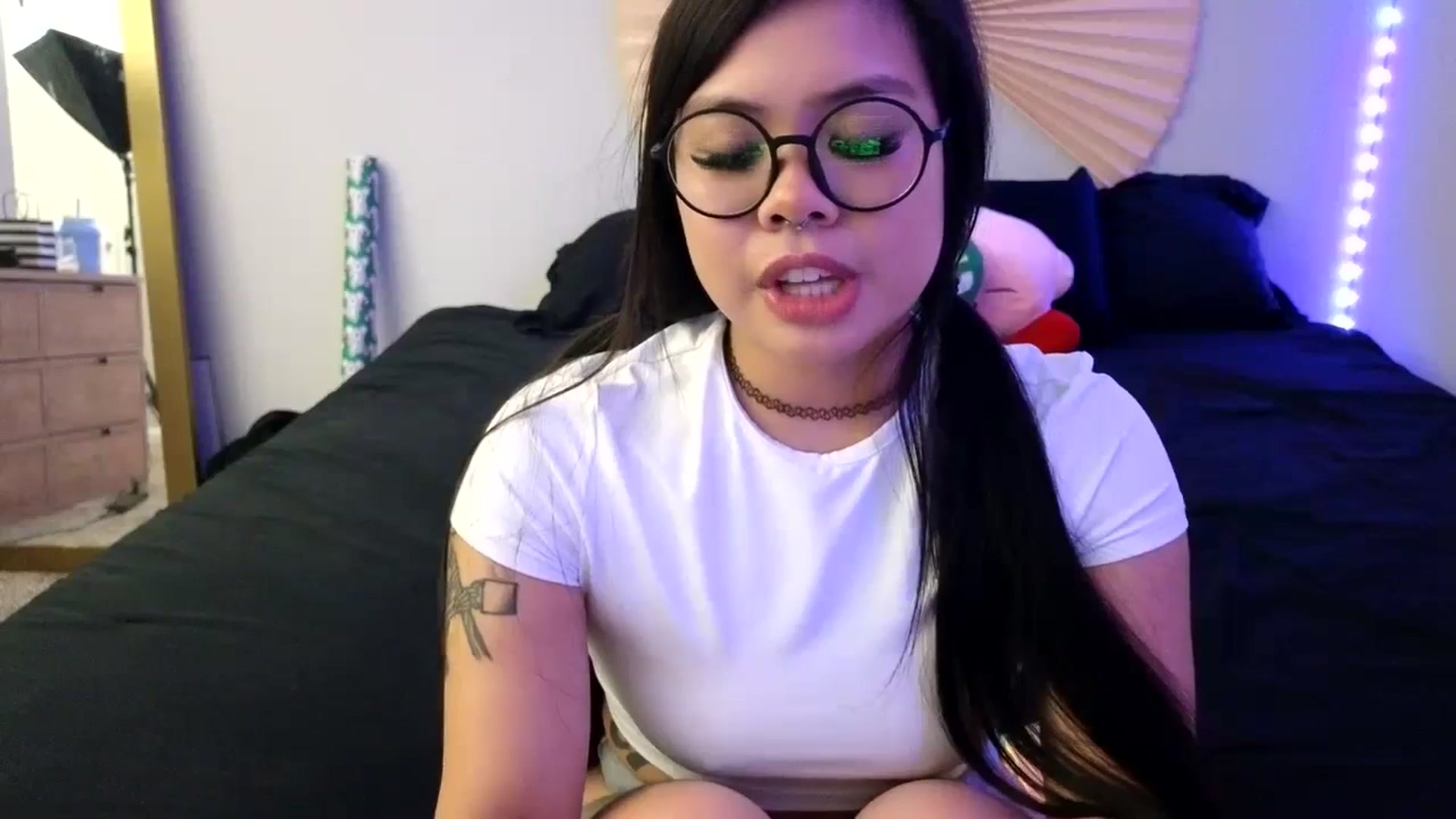 Gallery image thumbnail from dolllface's myfreecams stream on, 12/13/2023, 10:38 image 6 of 20