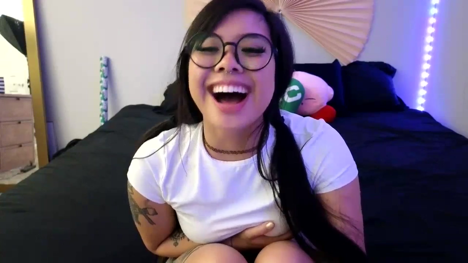 Gallery image thumbnail from dolllface's myfreecams stream on, 12/13/2023, 10:38 image 16 of 20