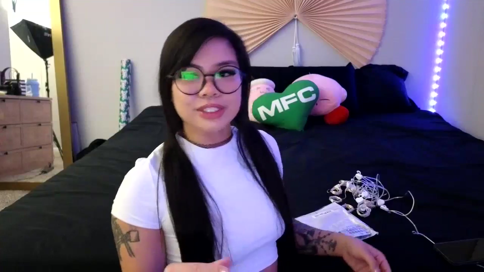 Gallery image thumbnail from dolllface's myfreecams stream on, 12/13/2023, 10:38 image 2 of 20