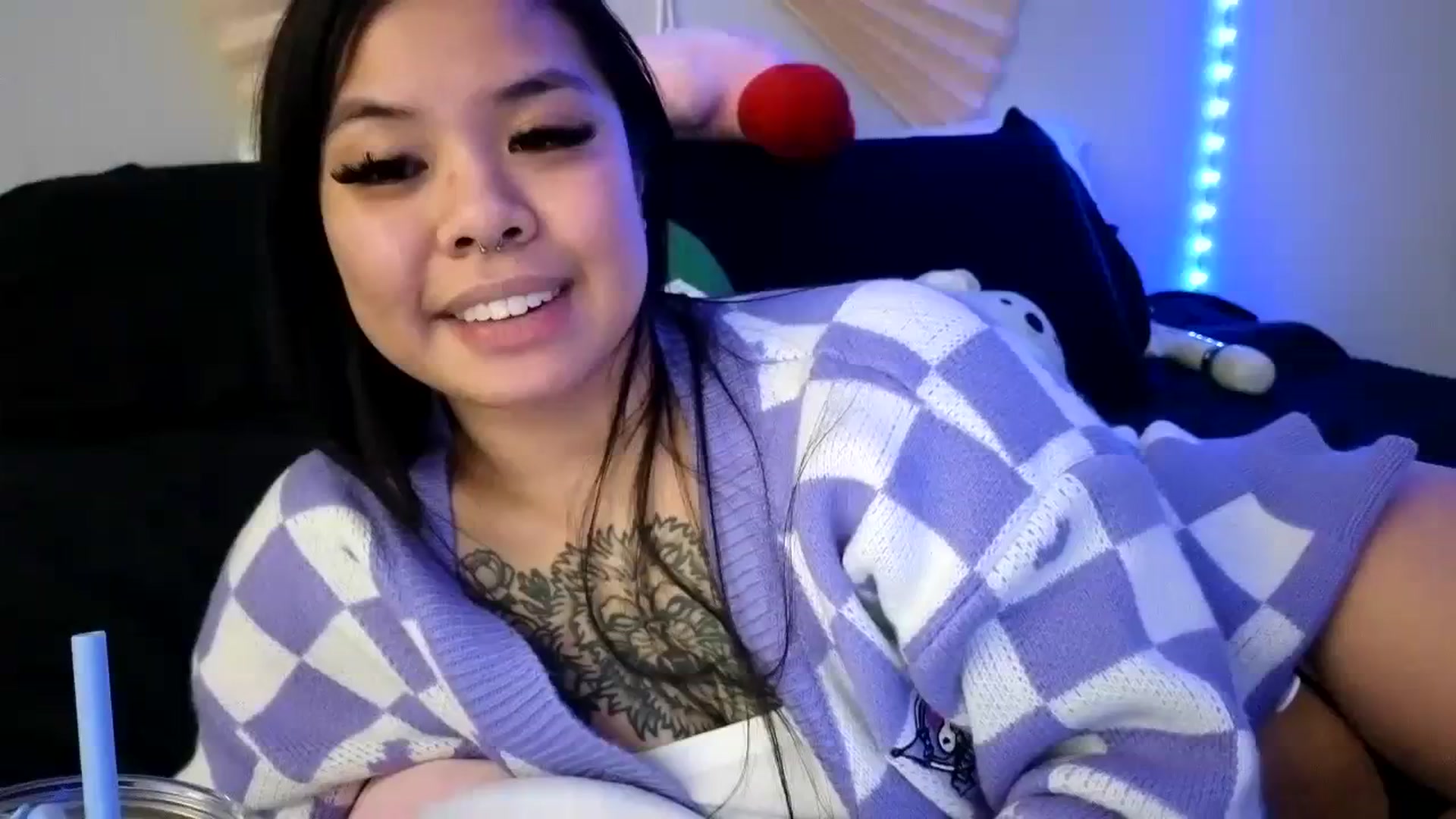 Gallery image thumbnail from dolllface's myfreecams stream on, 12/15/2023, 11:20 image 14 of 20