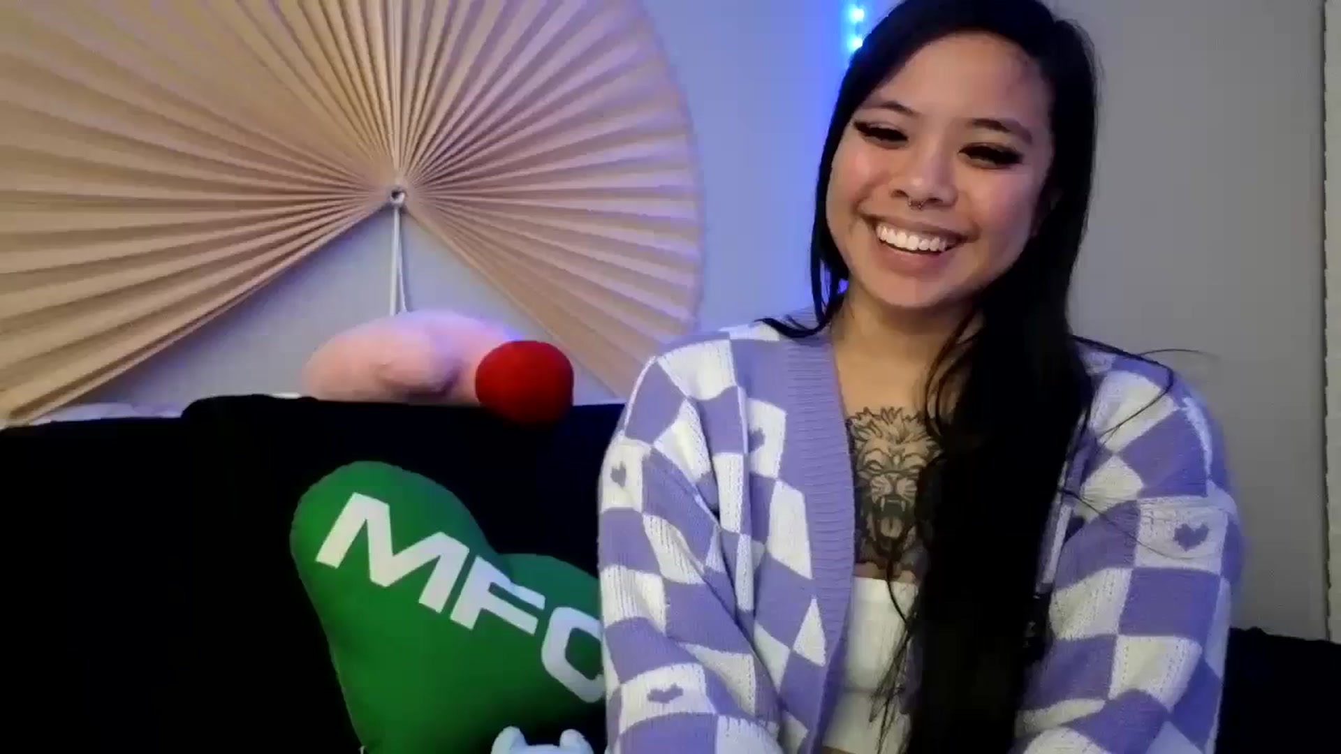 Gallery image thumbnail from dolllface's myfreecams stream on, 12/15/2023, 11:20 image 13 of 20