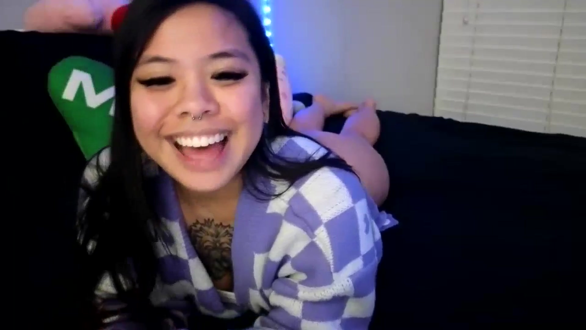 Gallery image thumbnail from dolllface's myfreecams stream on, 12/15/2023, 11:20 image 9 of 20