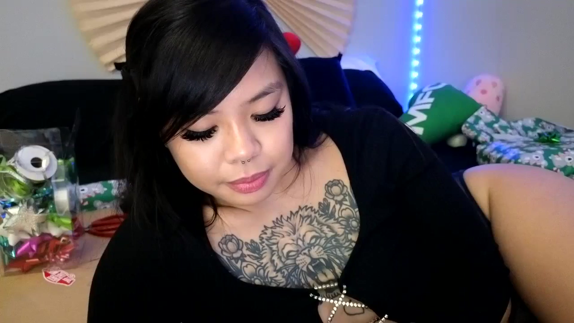 Gallery image thumbnail from dolllface's myfreecams stream on, 12/16/2023, 11:33 image 3 of 20