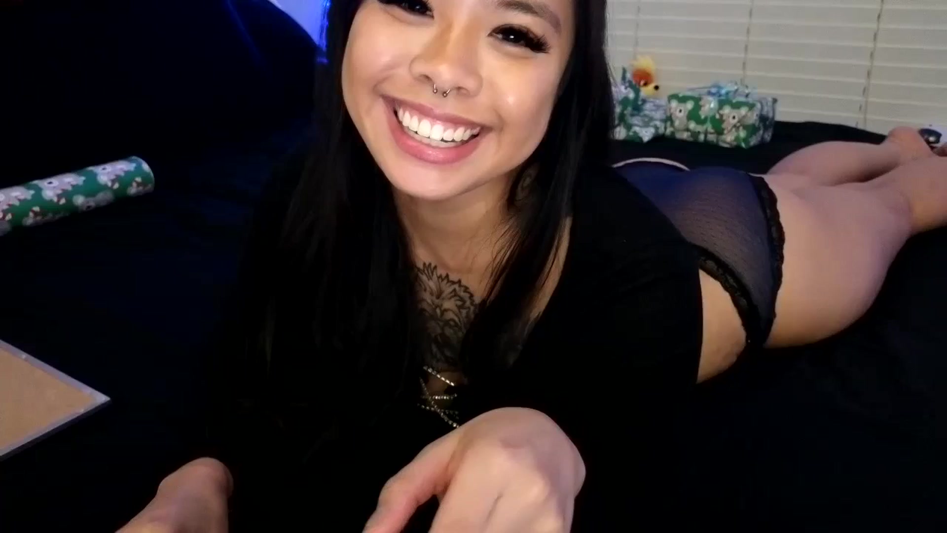 Gallery image thumbnail from dolllface's myfreecams stream on, 12/16/2023, 11:33 image 6 of 20