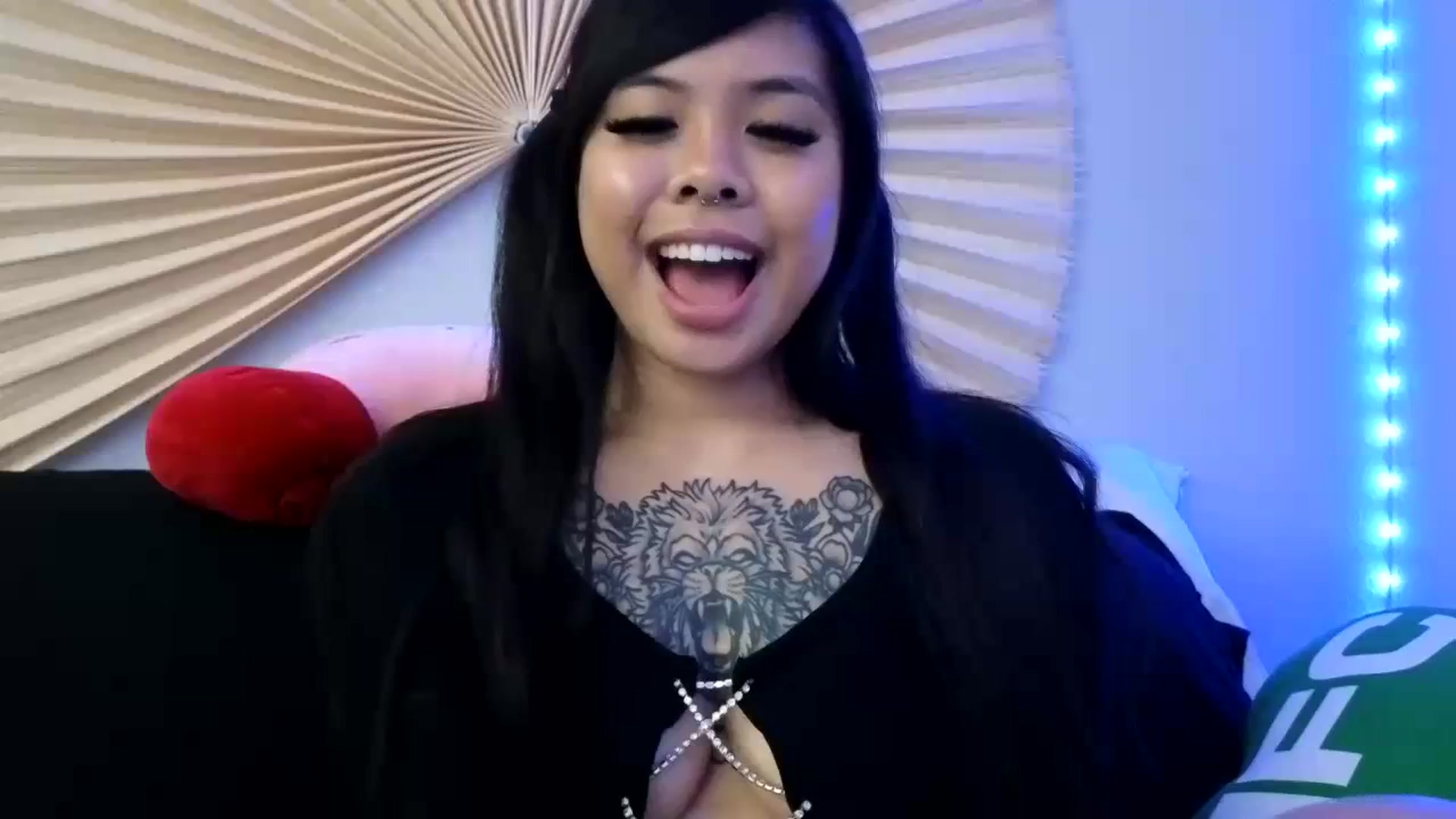 Gallery image thumbnail from dolllface's myfreecams stream on, 12/16/2023, 11:33 image 15 of 20