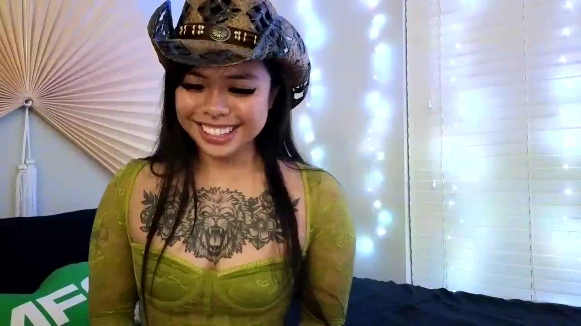 Gallery image thumbnail from dolllface's myfreecams stream on, 12/22/2023, 10:22 image 18 of 20