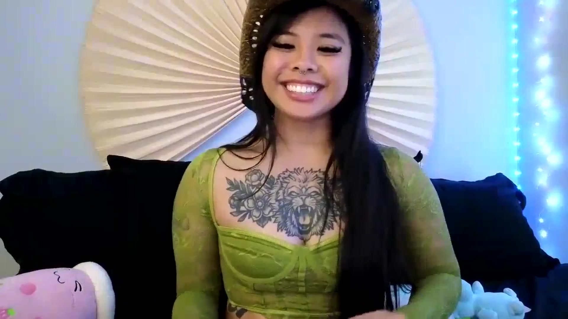 Gallery image thumbnail from dolllface's myfreecams stream on, 12/22/2023, 11:04 image 13 of 20