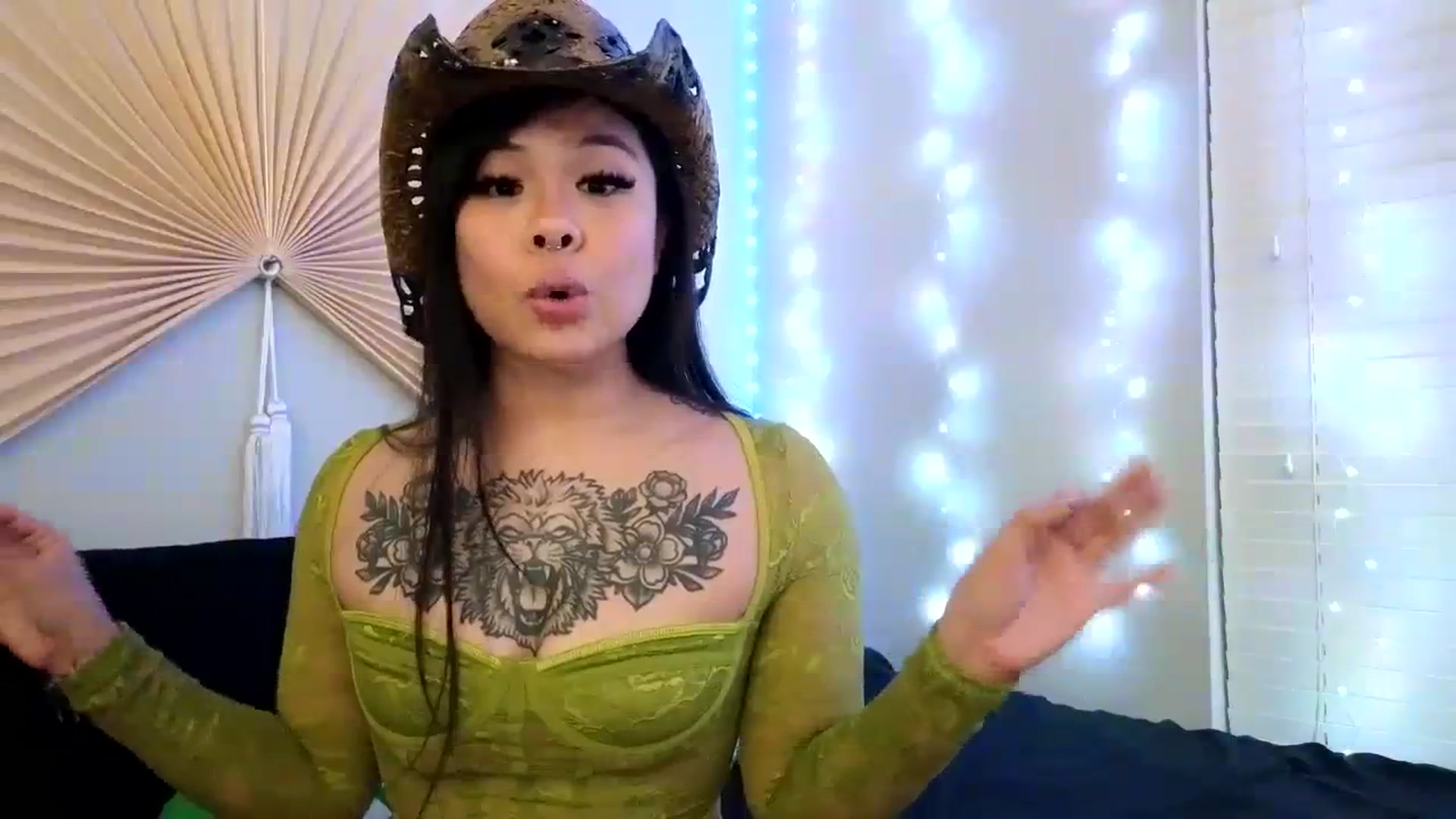 Gallery image thumbnail from dolllface's myfreecams stream on, 12/22/2023, 11:04 image 8 of 20