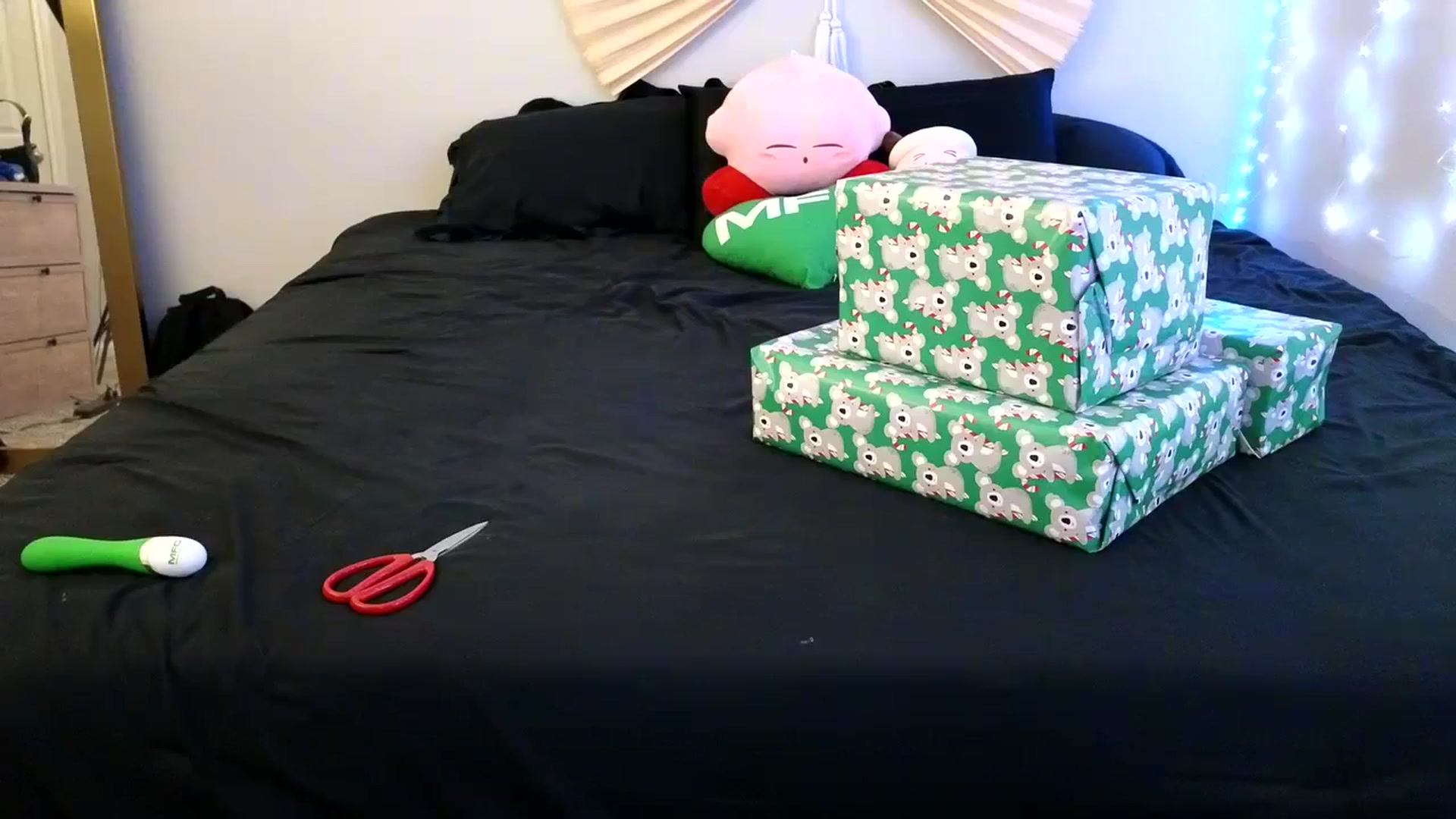Gallery image thumbnail from dolllface's myfreecams stream on, 12/27/2023, 11:12 image 7 of 20