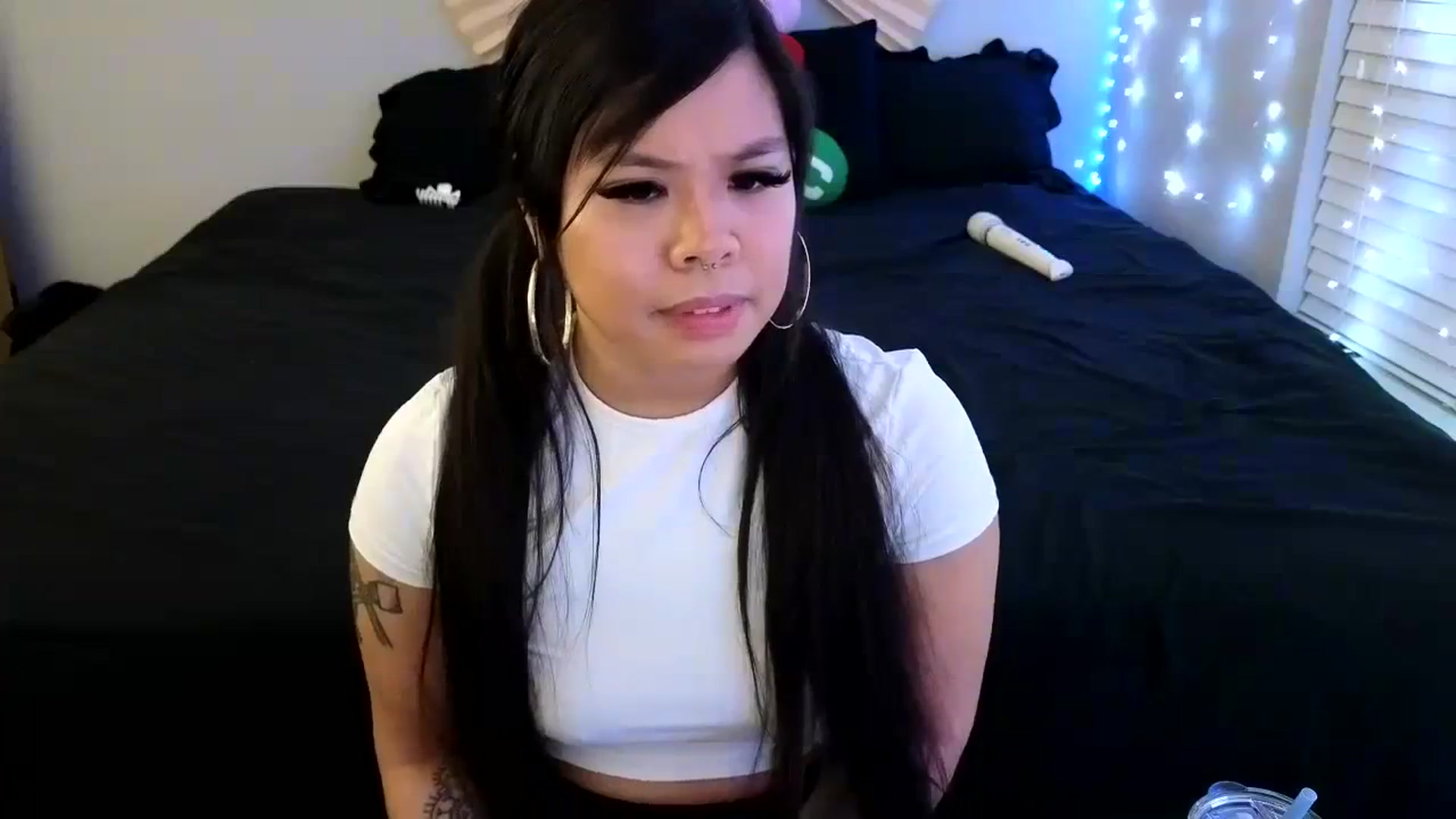 Gallery image thumbnail from dolllface's myfreecams stream on, 12/31/2023, 08:40 image 5 of 20