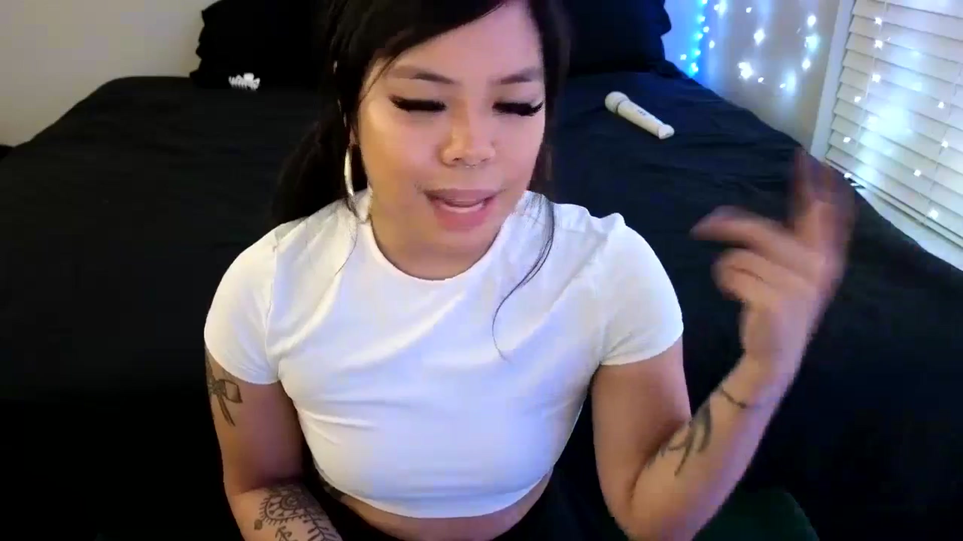 Gallery image thumbnail from dolllface's myfreecams stream on, 12/31/2023, 12:57 image 3 of 20