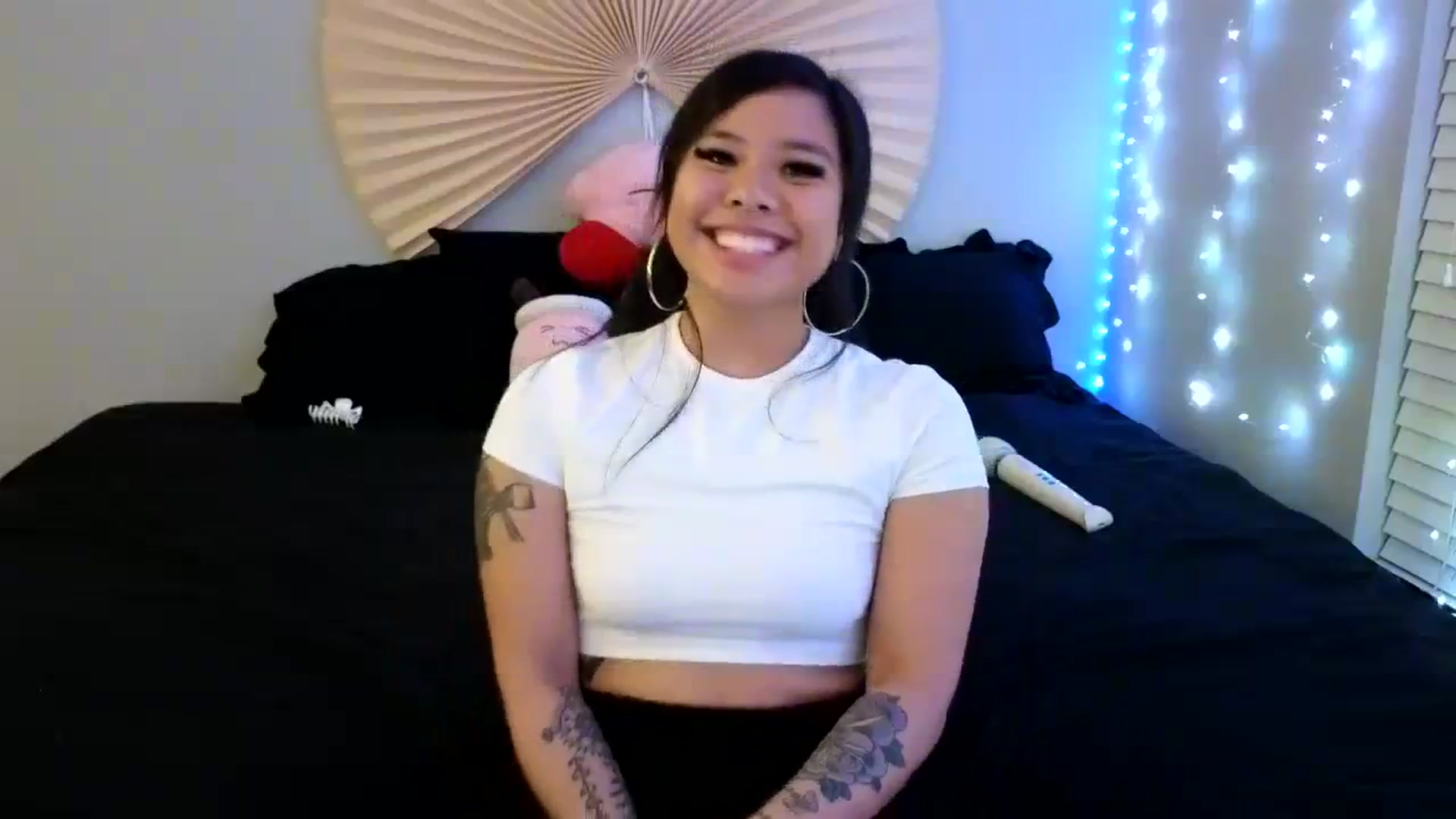 Gallery image thumbnail from dolllface's myfreecams stream on, 12/31/2023, 12:57 image 12 of 20