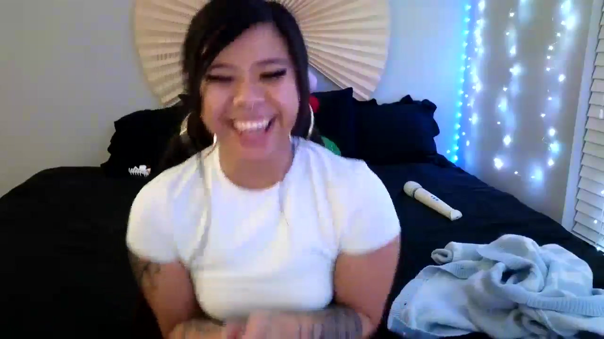 Gallery image thumbnail from dolllface's myfreecams stream on, 12/31/2023, 12:57 image 20 of 20