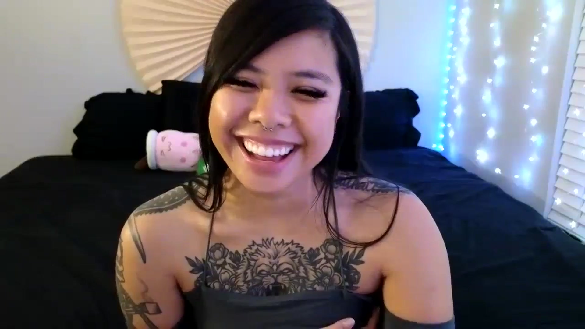 Gallery image thumbnail from dolllface's myfreecams stream on, 01/09/2024, 10:53 image 12 of 20