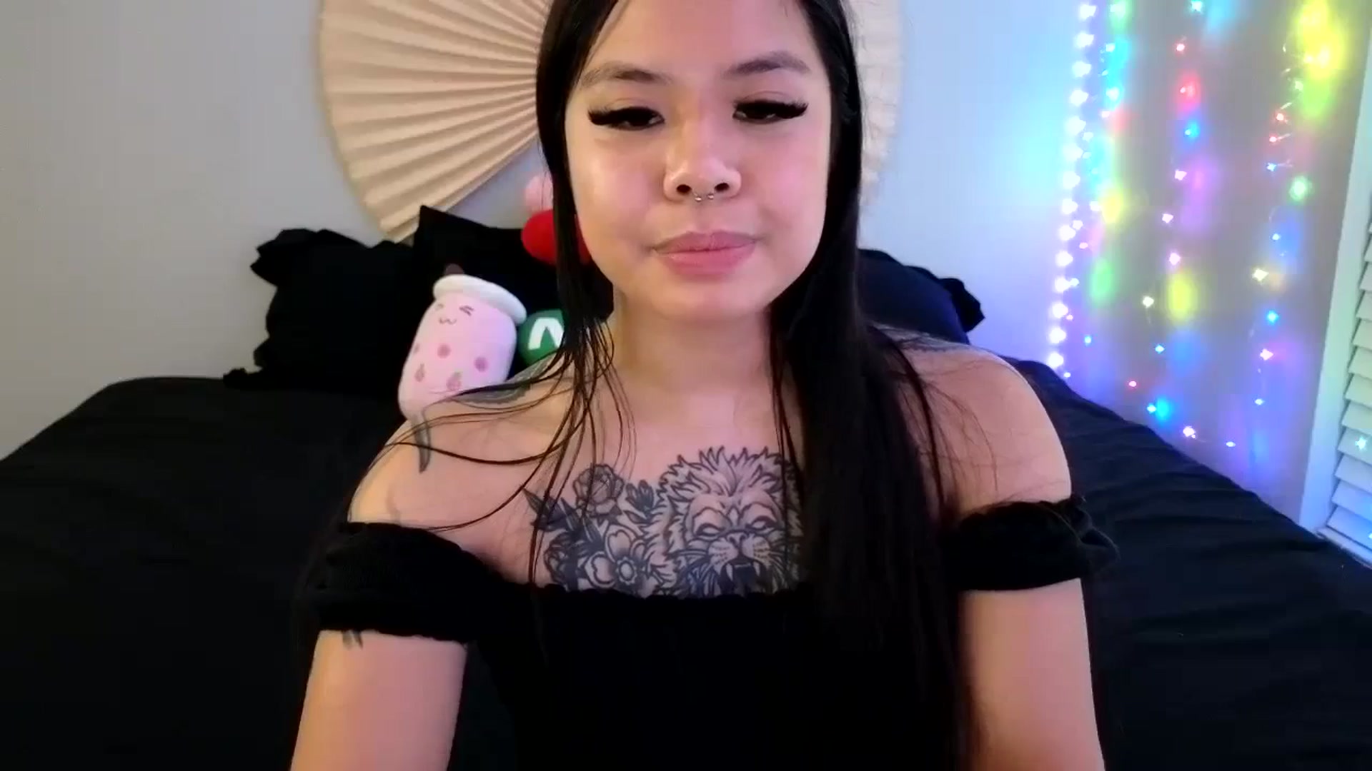 Gallery image thumbnail from dolllface's myfreecams stream on, 01/22/2024, 11:20 image 18 of 20