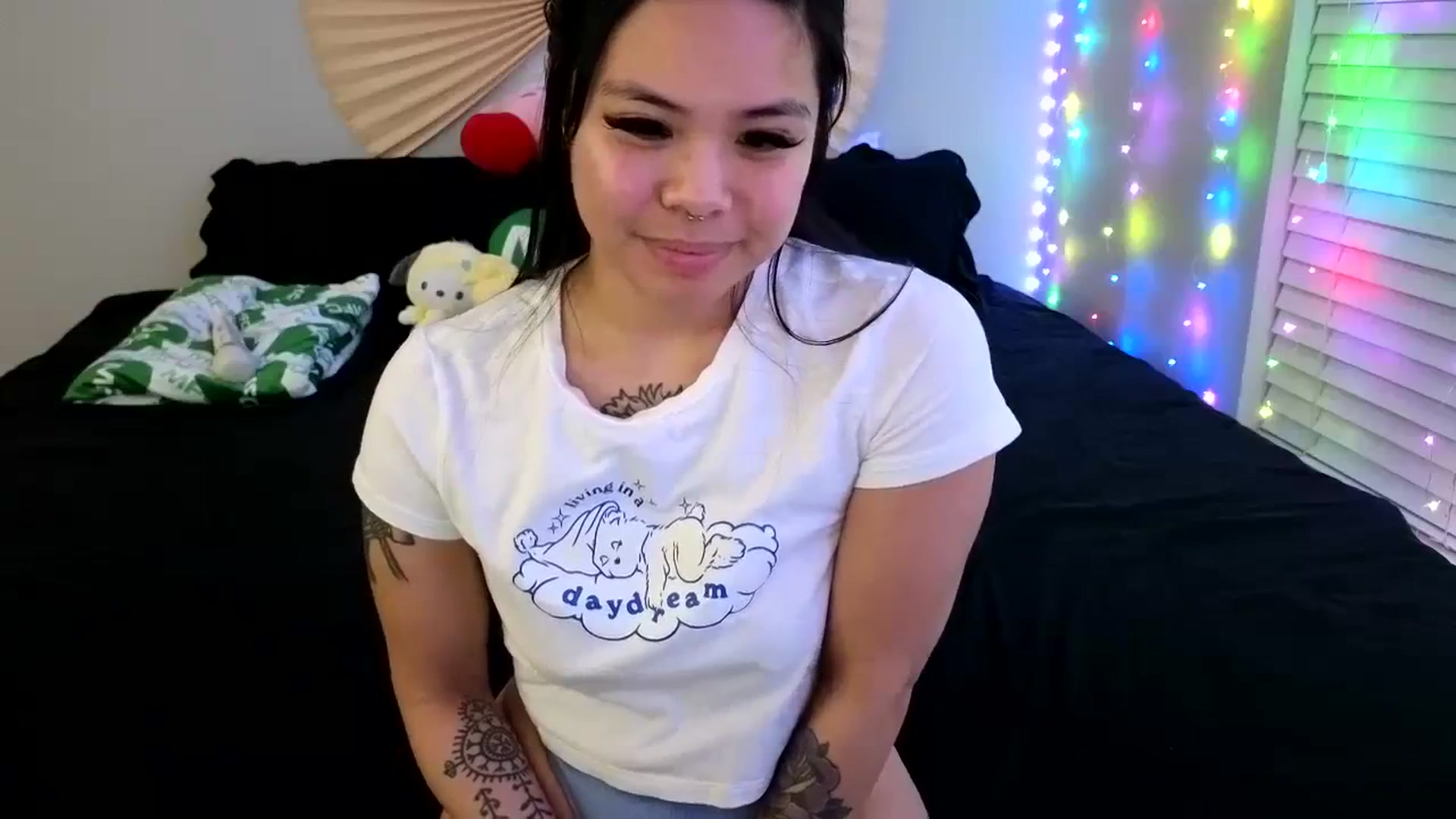 Gallery image thumbnail from dolllface's myfreecams stream on, 02/16/2024, 12:49 image 10 of 20