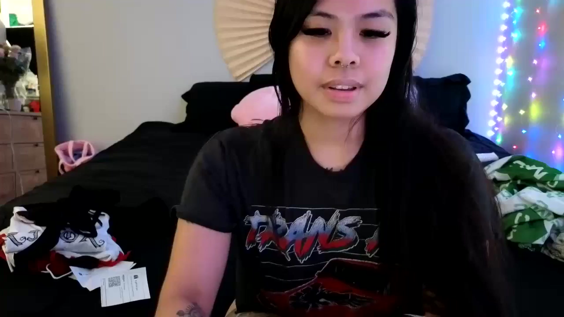 Gallery image thumbnail from dolllface's myfreecams stream on, 02/21/2024, 10:43 image 6 of 20