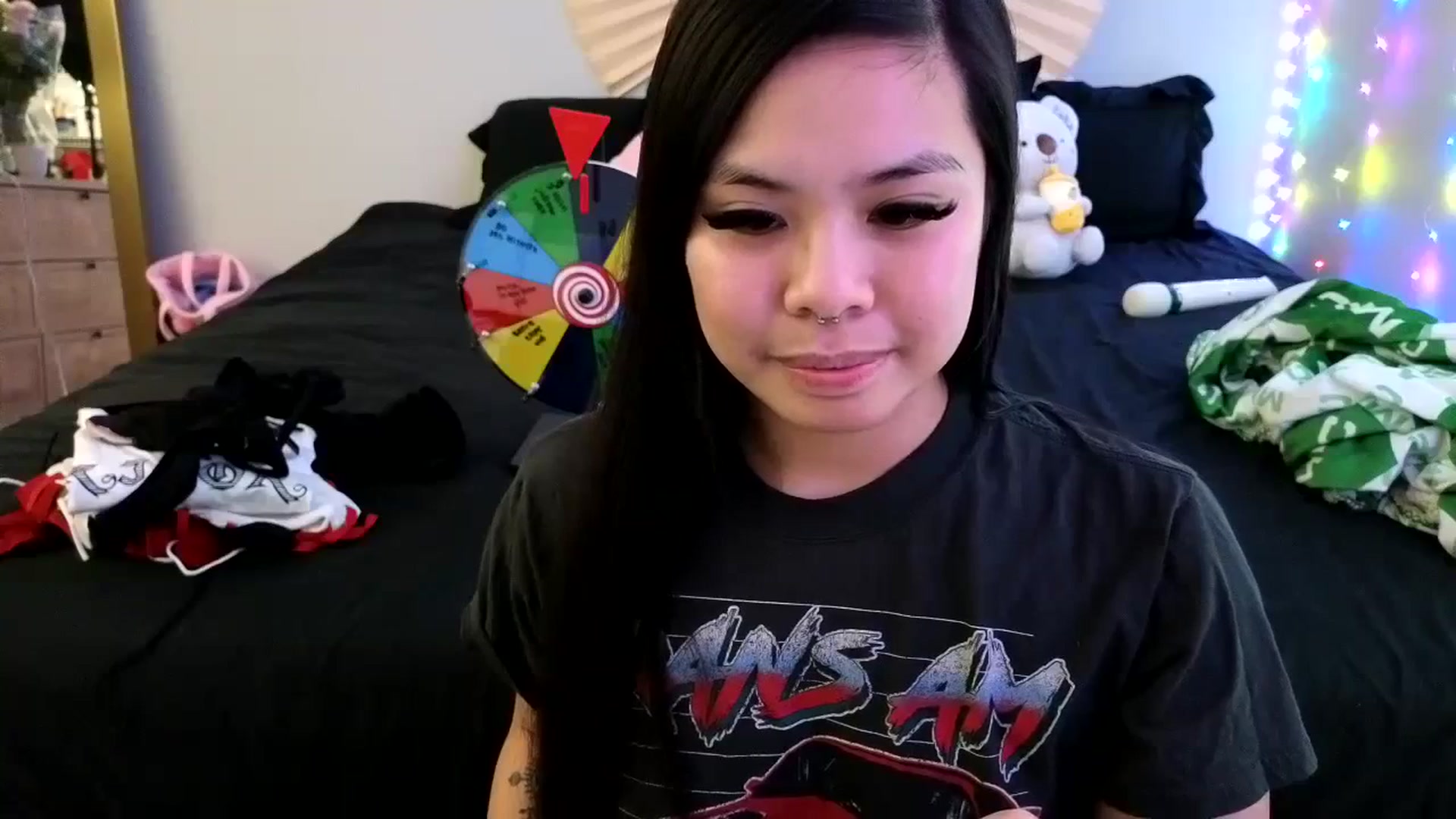 Gallery image thumbnail from dolllface's myfreecams stream on, 02/21/2024, 10:43 image 11 of 20